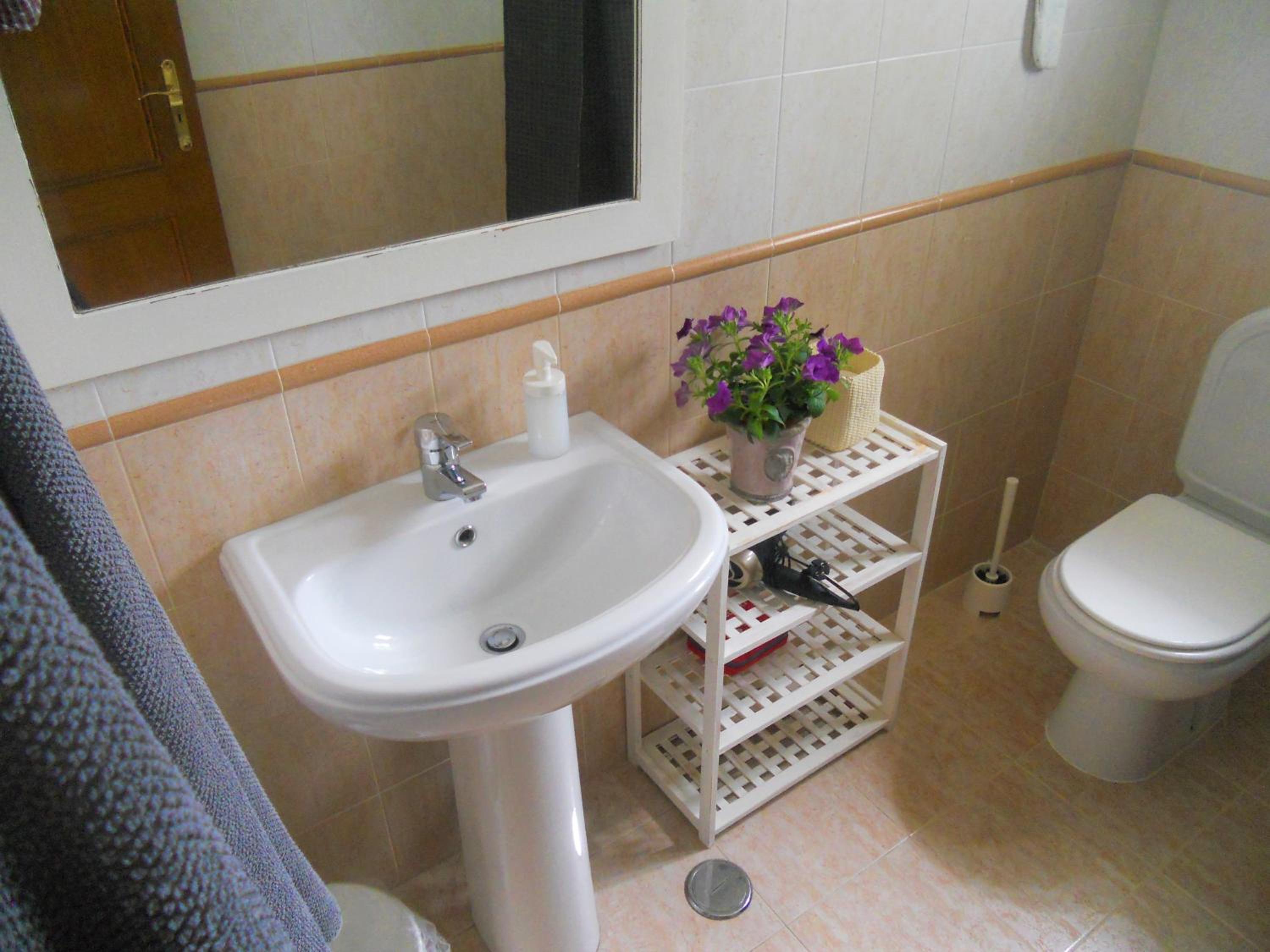 Double Room - Photo 7
