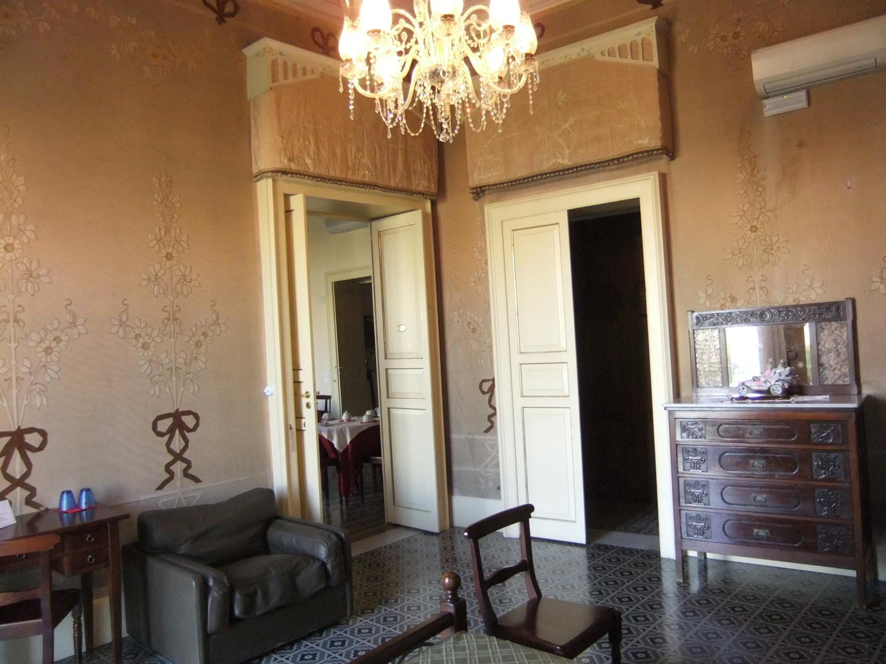 Double Room with Balcony - Photo 1