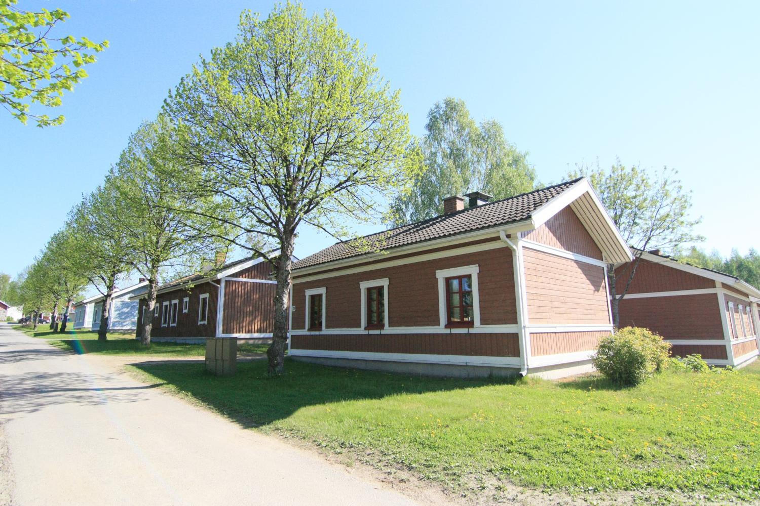 Two-Bedroom Cottage (4 Adults)  photo 2