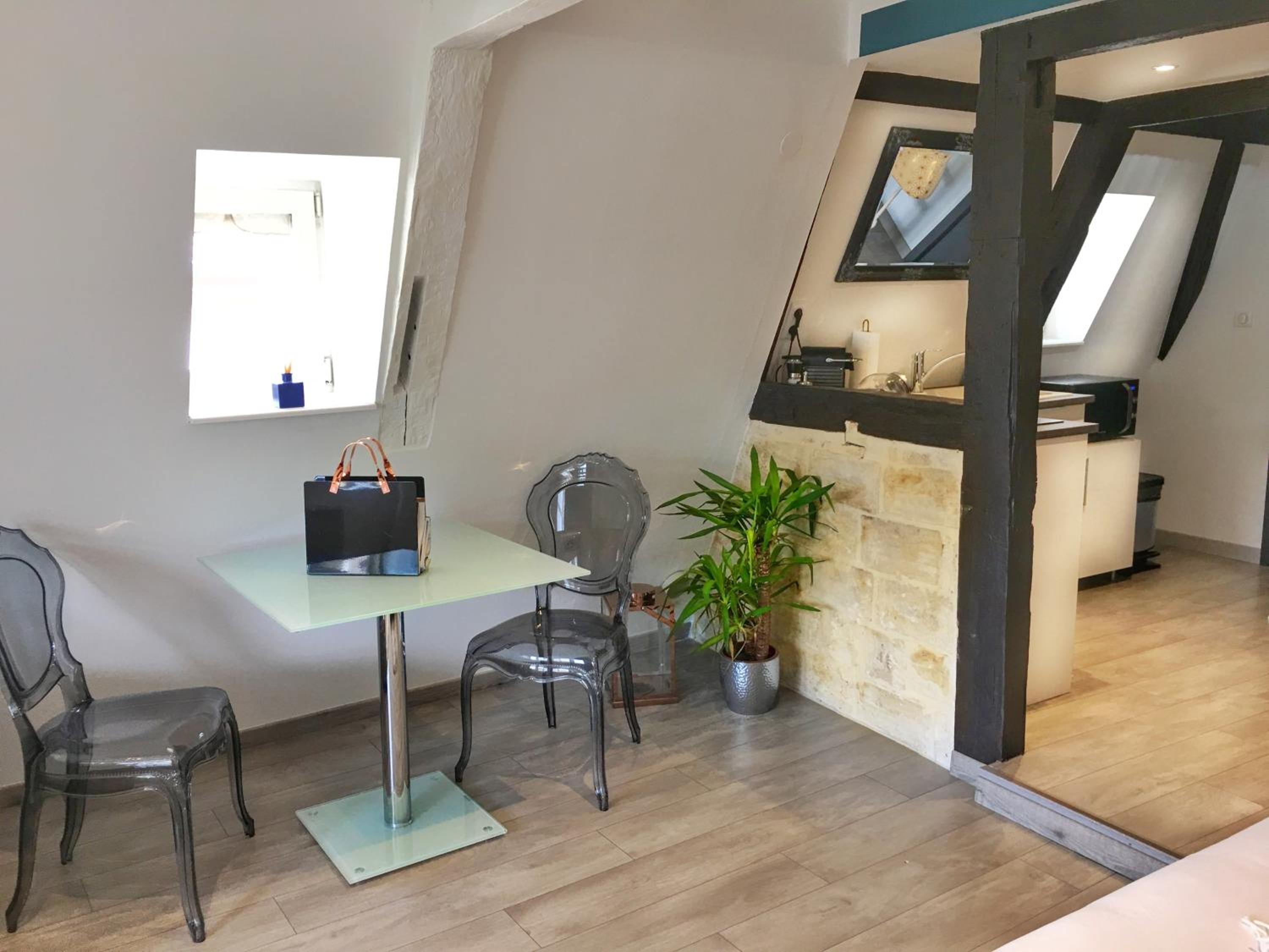 Apartment - Split Level - Photo 23