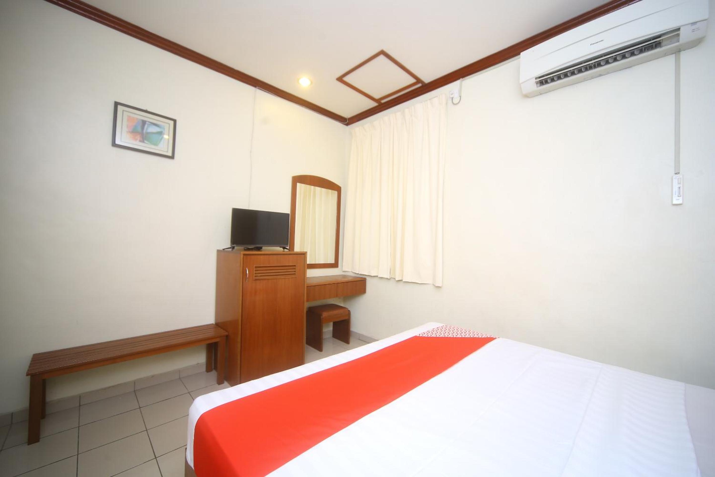 Deluxe King Room - Photo 5