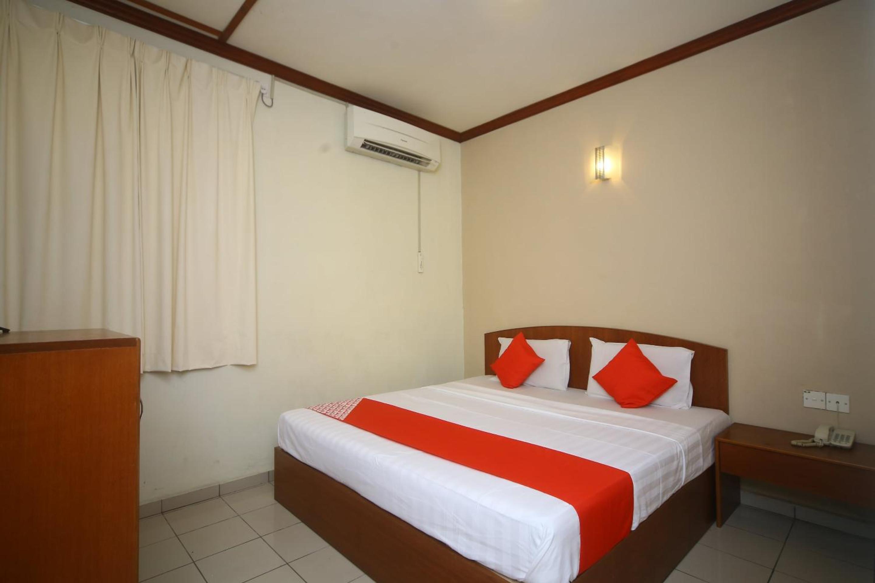 Deluxe King Room - Photo 4