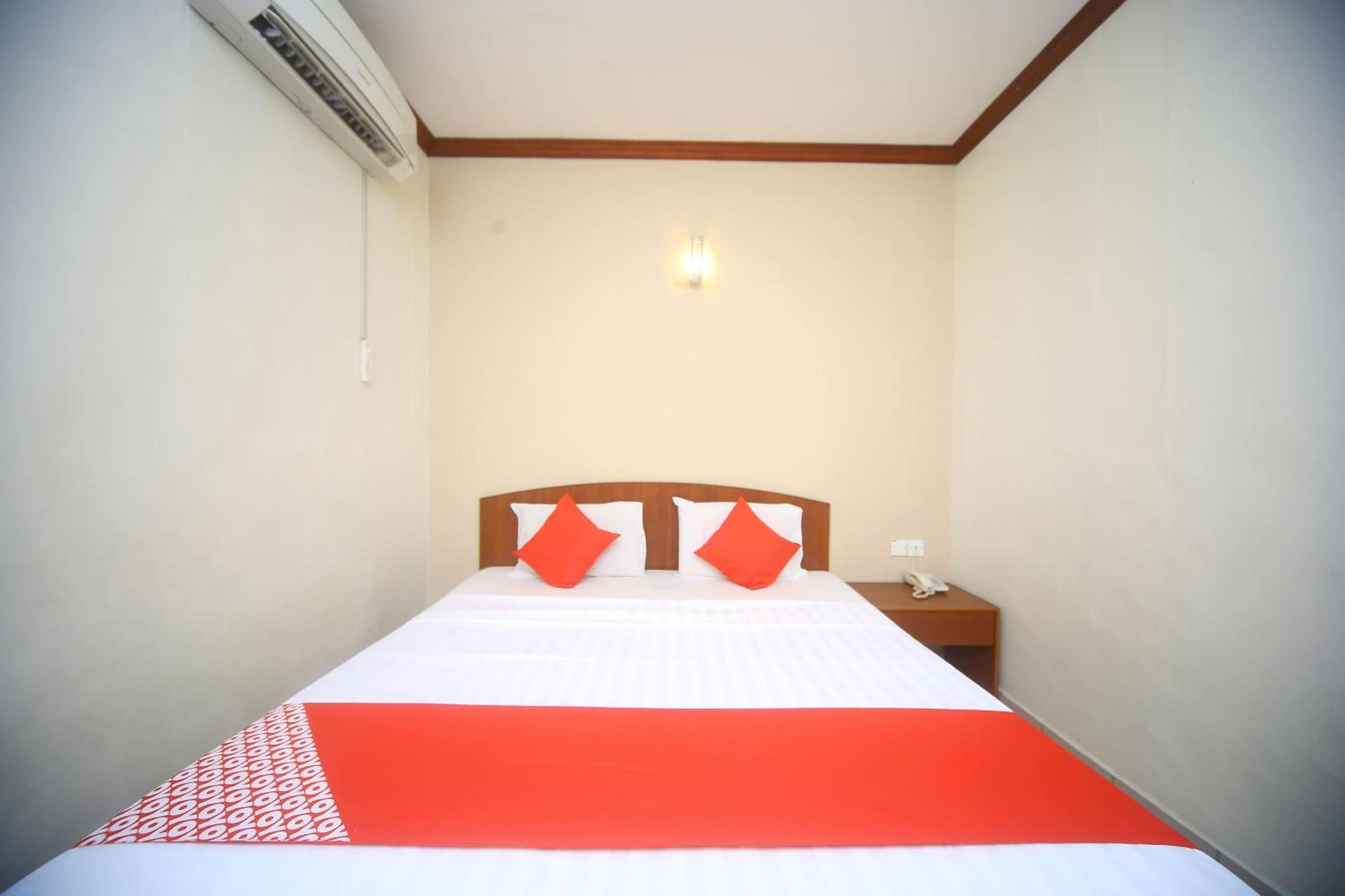 Deluxe King Room - Photo 3