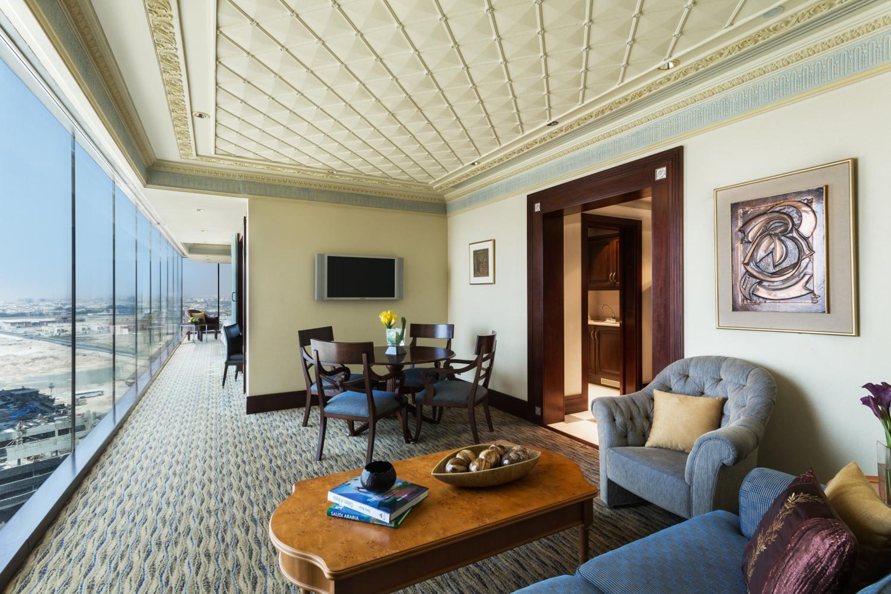Executive Suite (Non Smoking) thumbnail 5