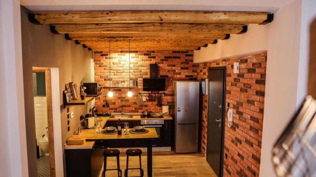 One-Bedroom Apartment - Photo 16