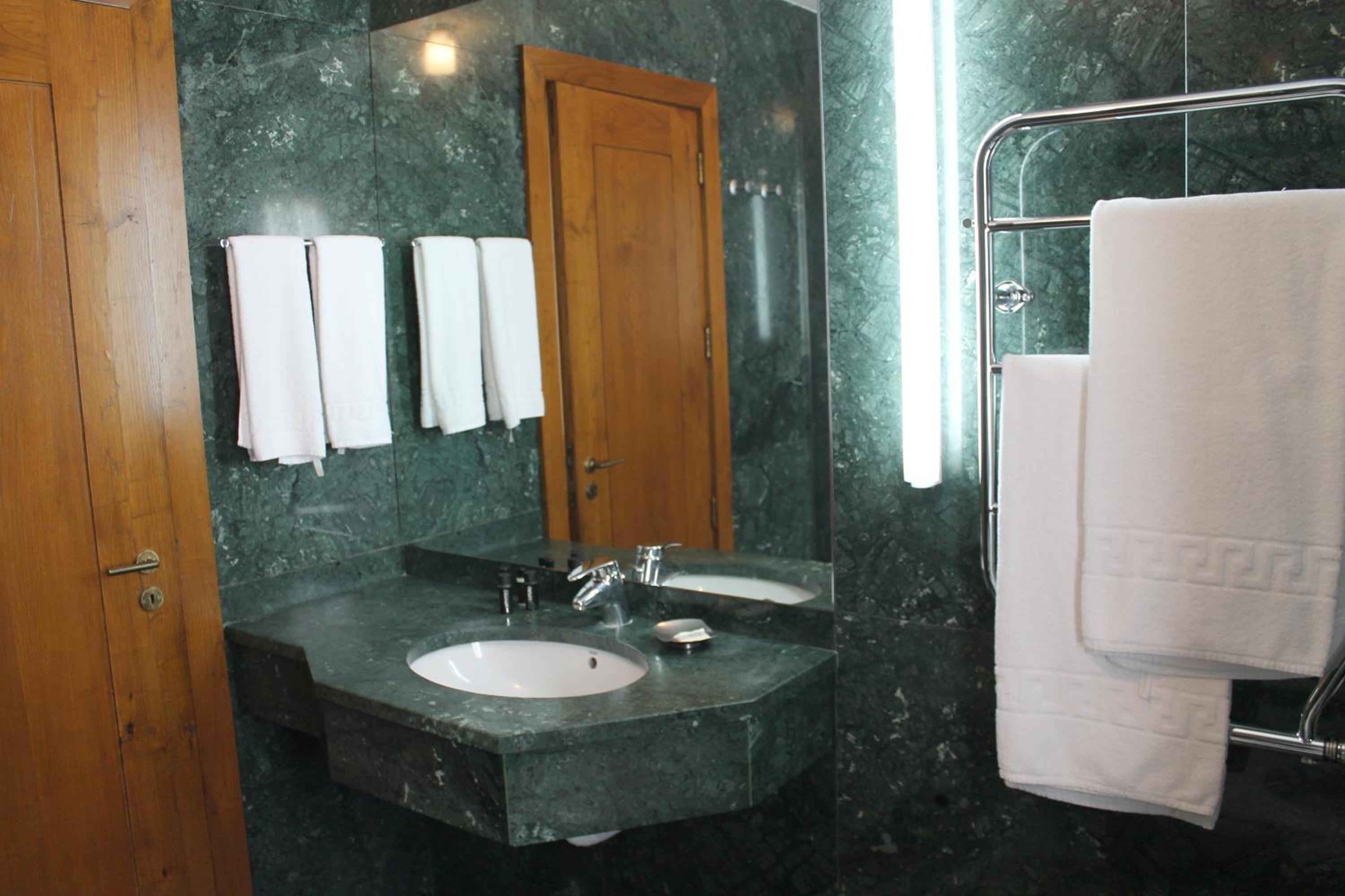 Two-Bedroom Suite photo 3