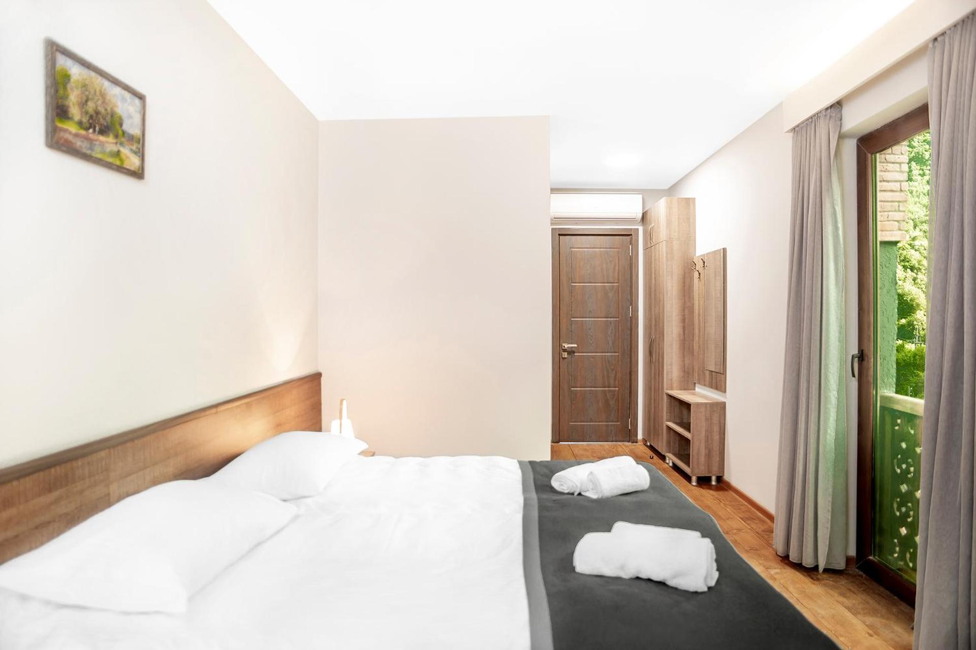 Standard Double or Twin Room photo 3