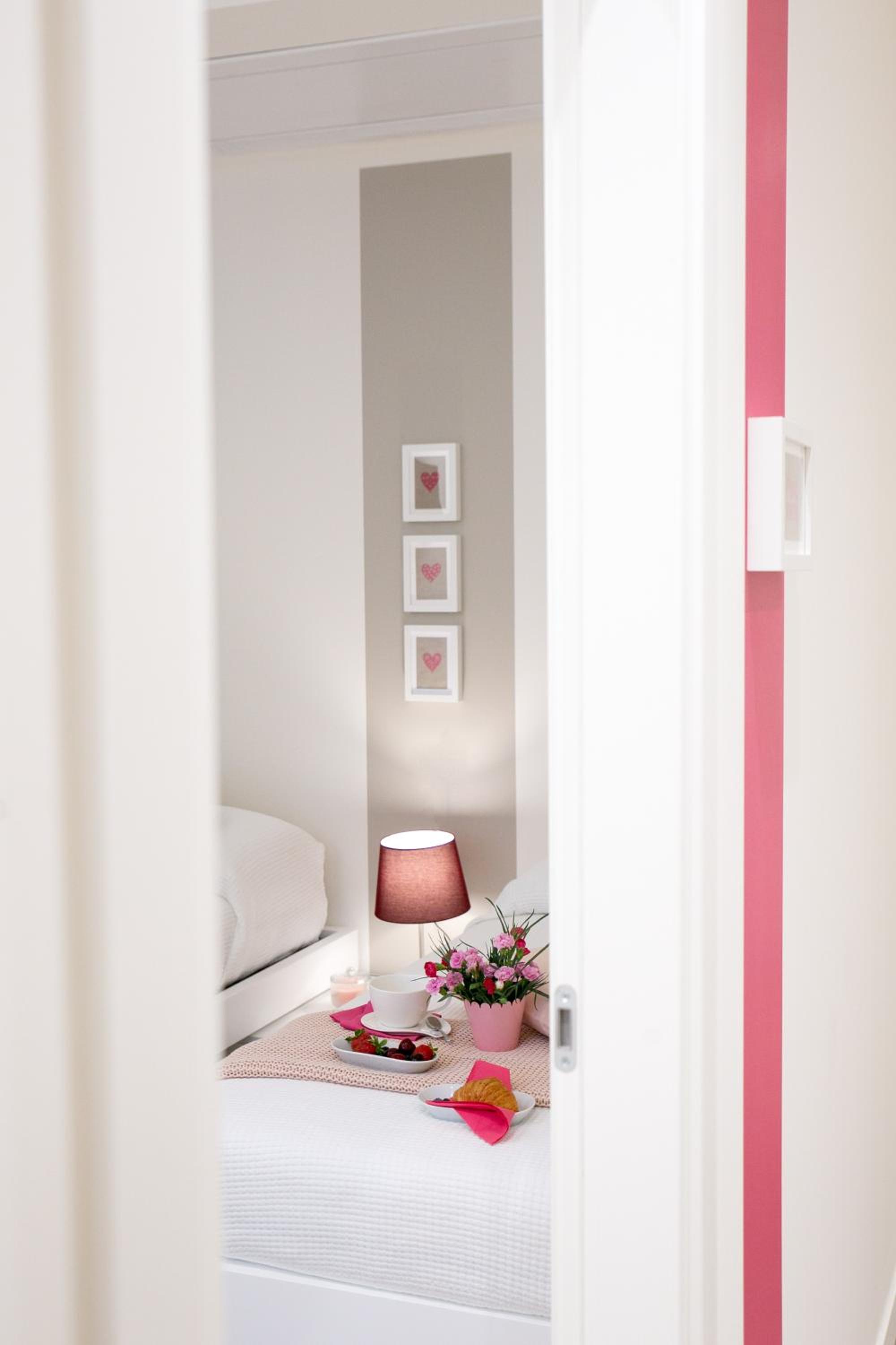 Twin Room - Photo 3