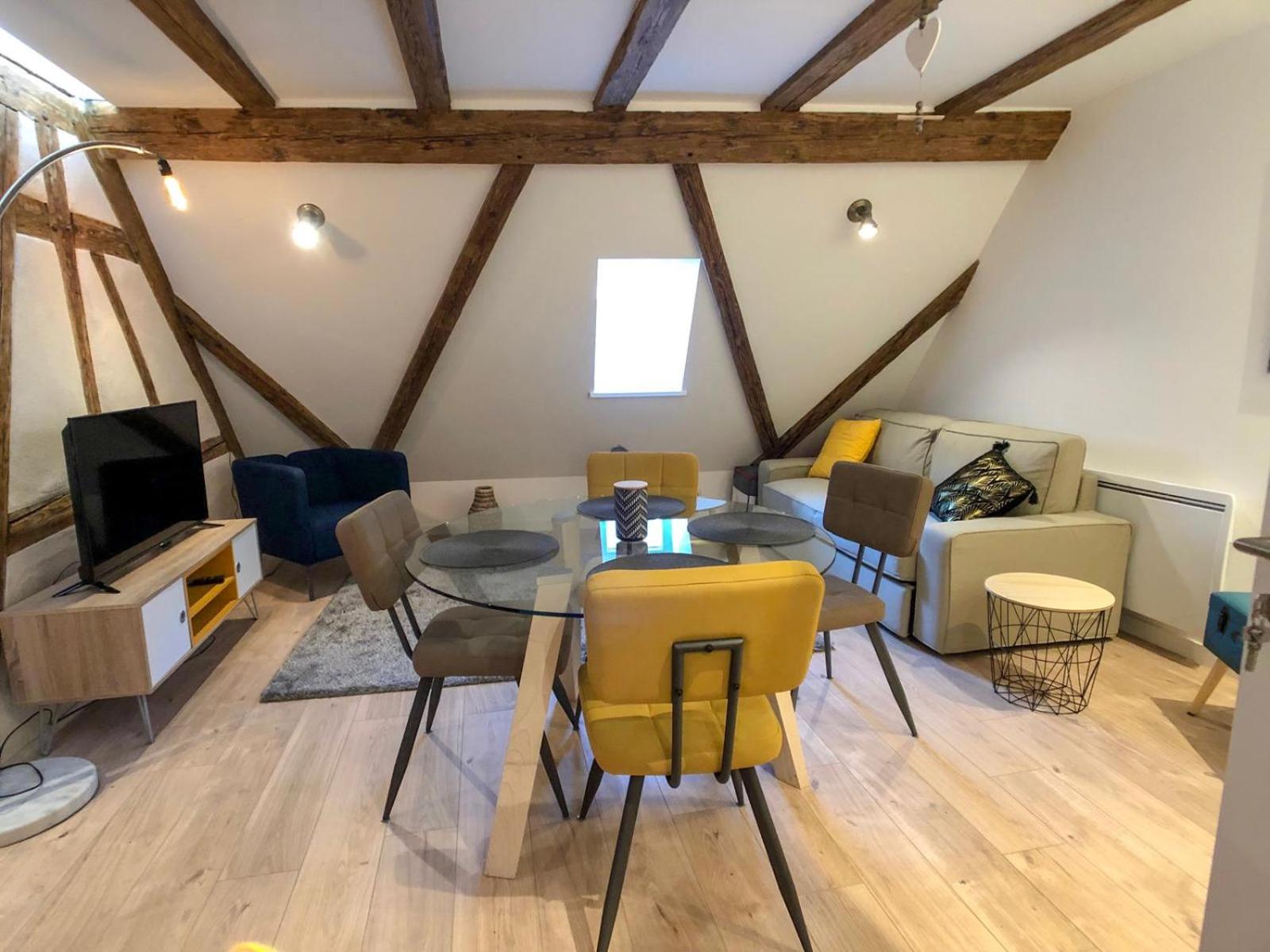 Deluxe Apartment