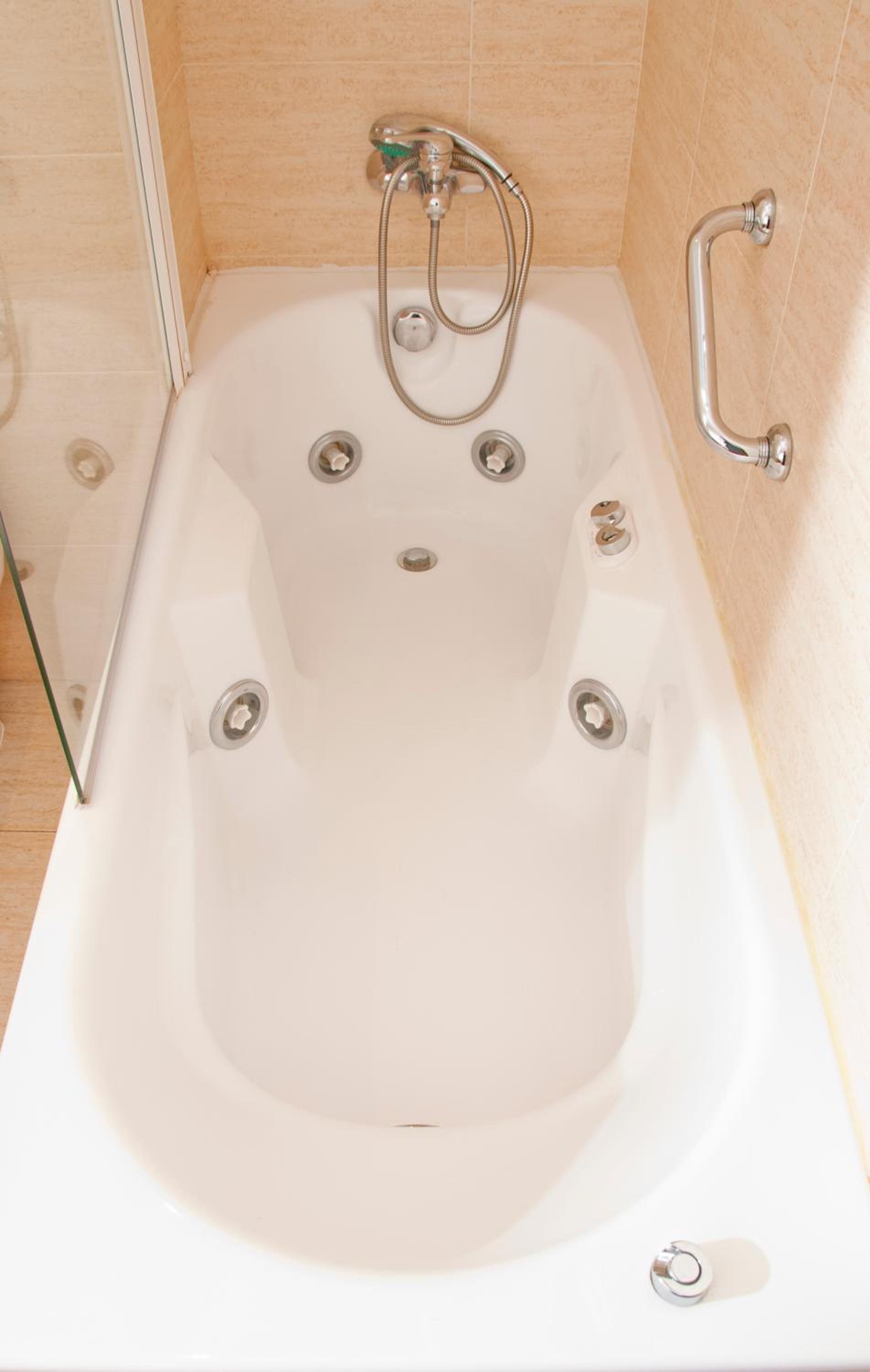 Superior Double or Twin Room with Hydromassage Bath photo 2