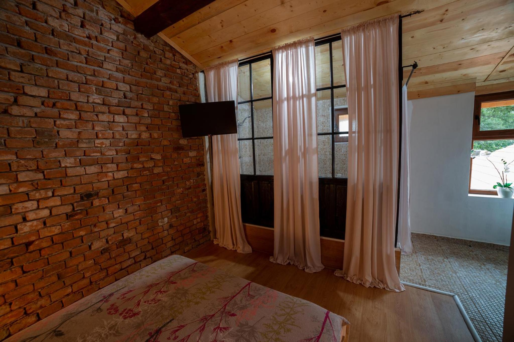 Four-Bedroom House photo 2