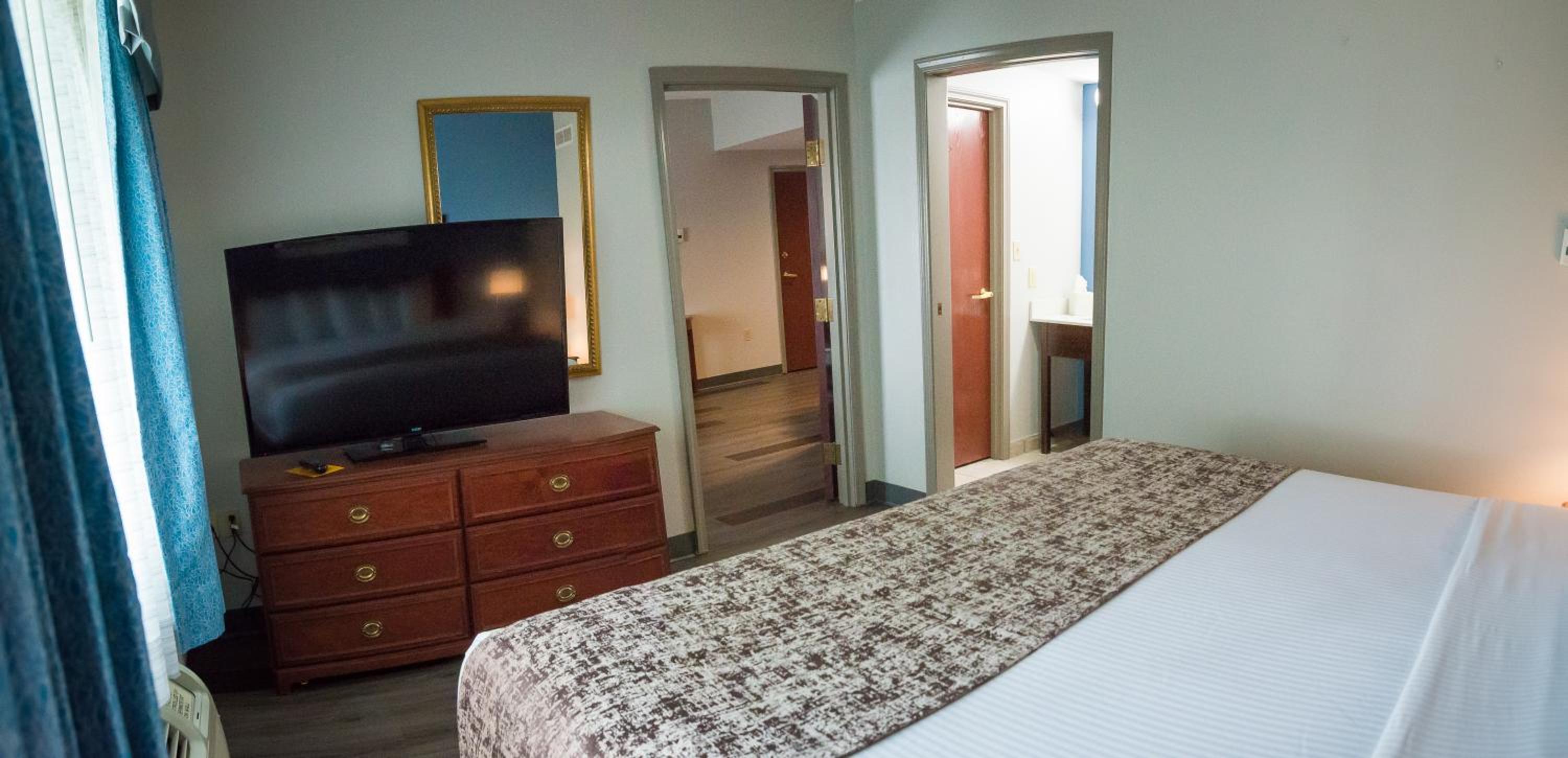 King Suite with Sofa Bed - Photo 5