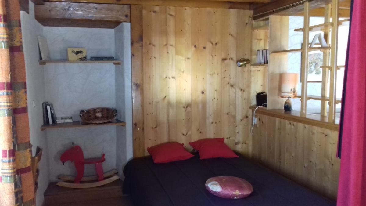 Two-Bedroom House - Photo 4