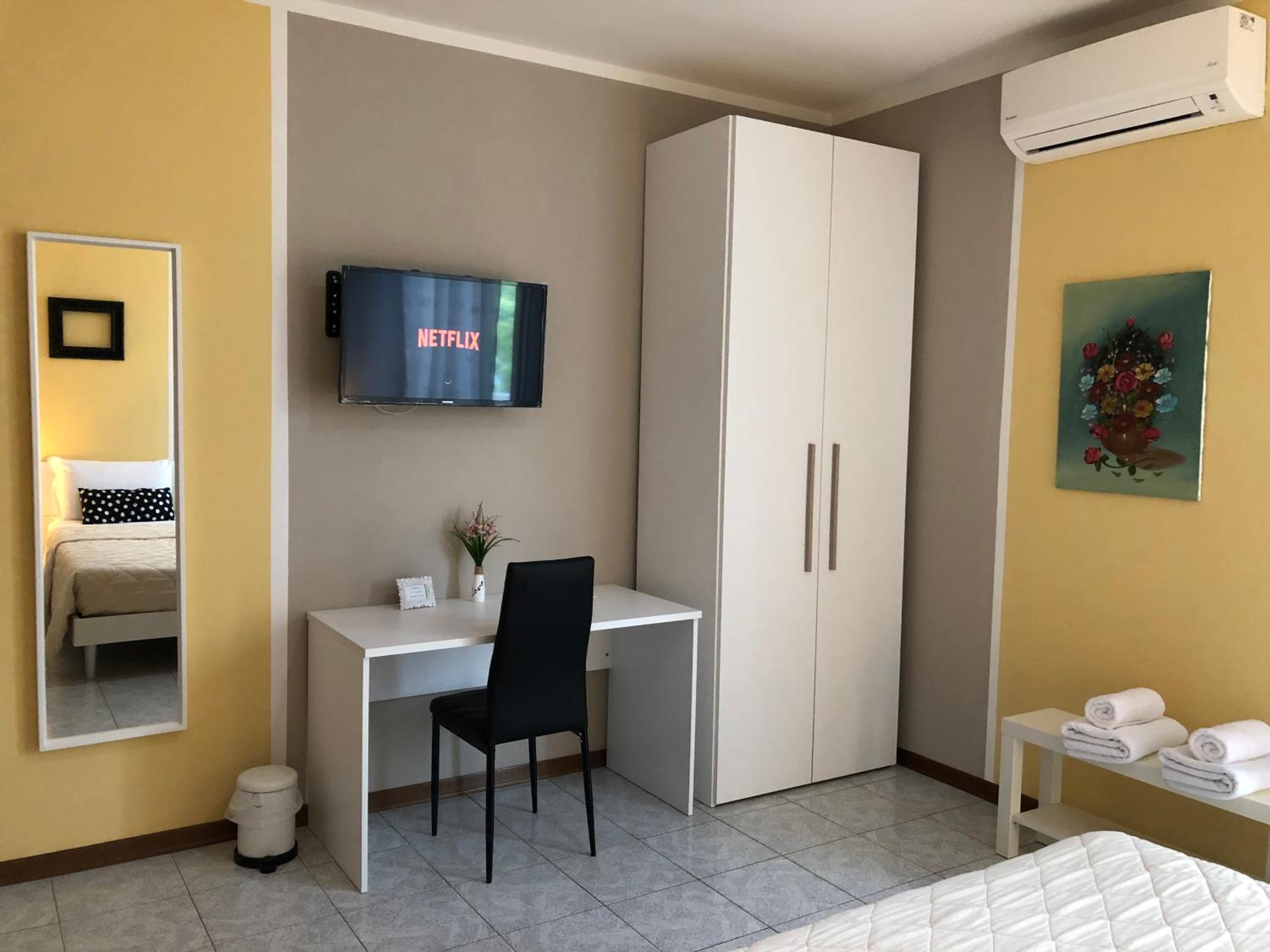 Quadruple Room with Private Bathroom photo 3