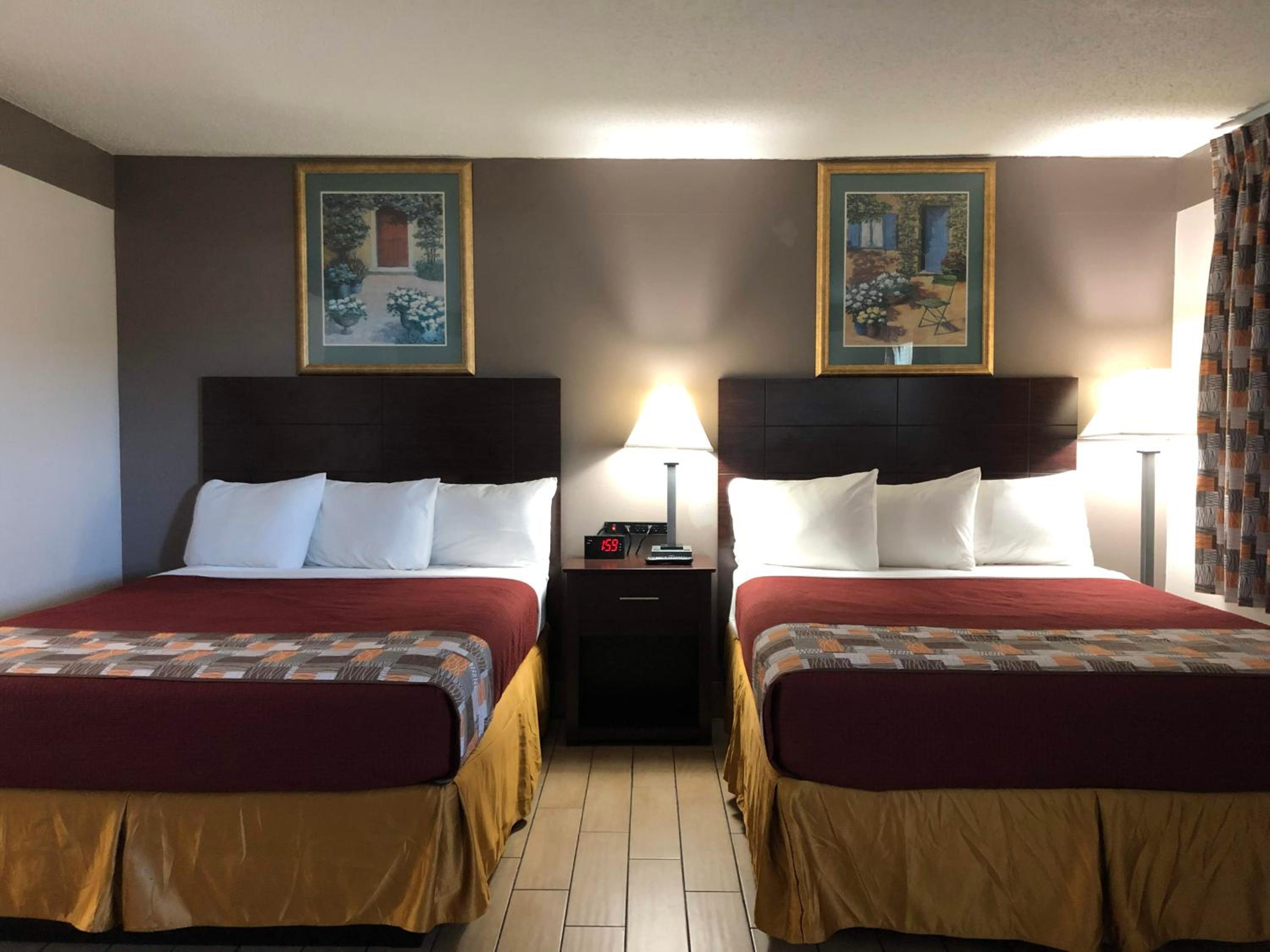 Standard Queen Room with Two Queen Beds - Pet Friendly