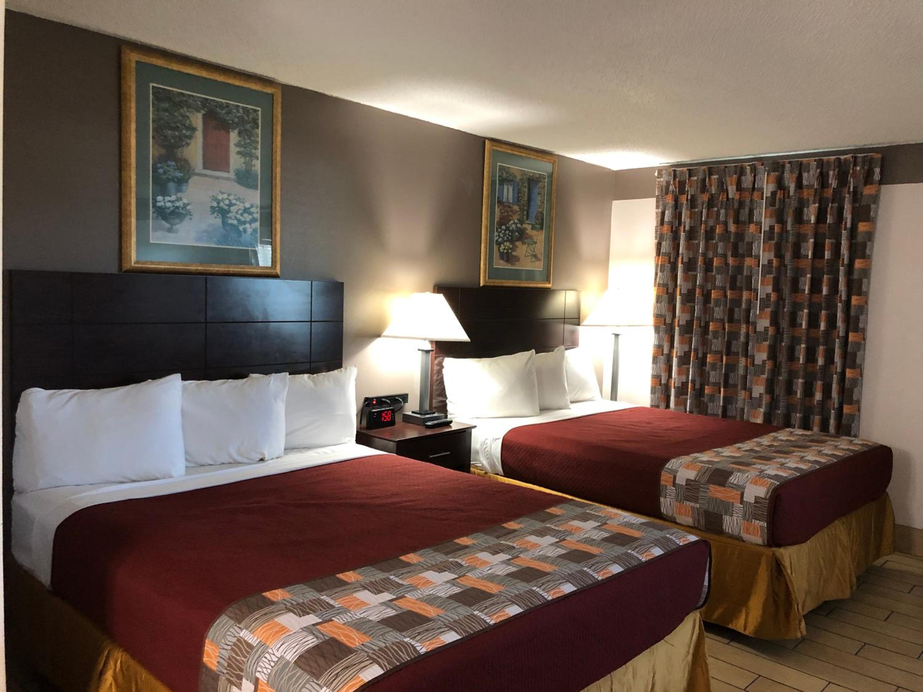 Standard Queen Room with Two Queen Beds-Non Smoking
