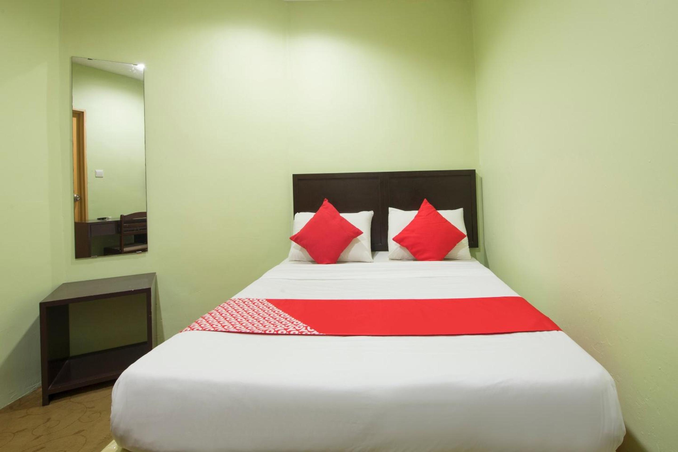 Standard Queen Room photo 2