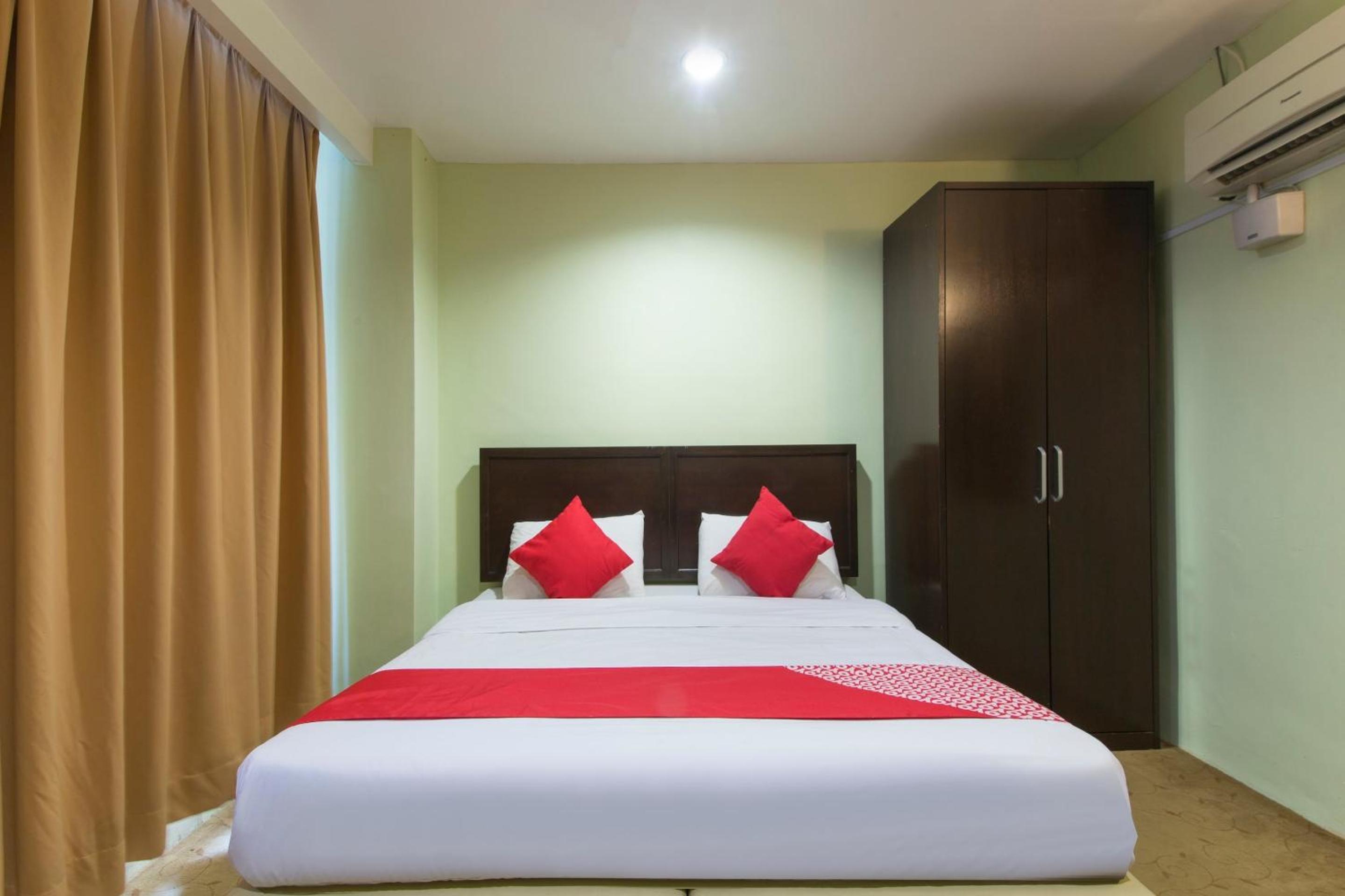 Deluxe King Room photo 3