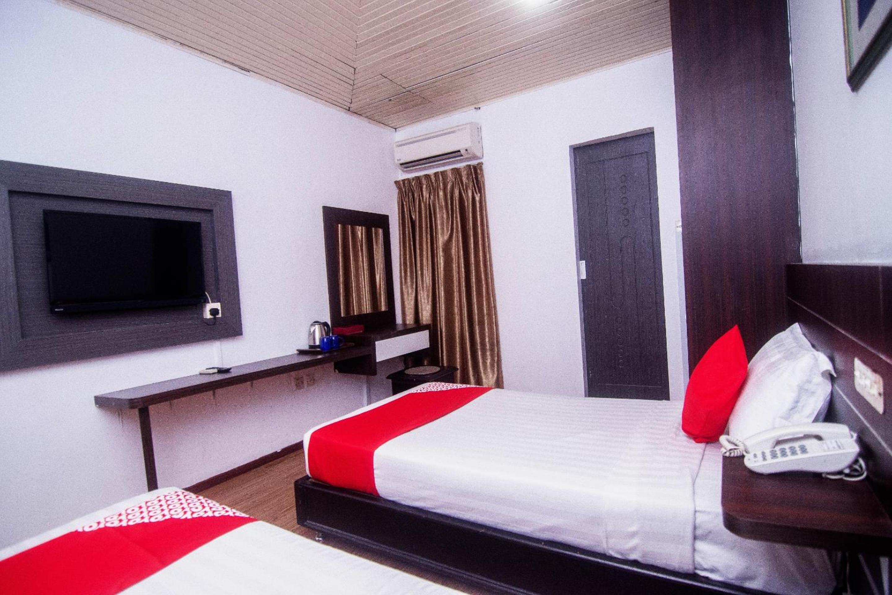 Standard Twin Room - Photo 3