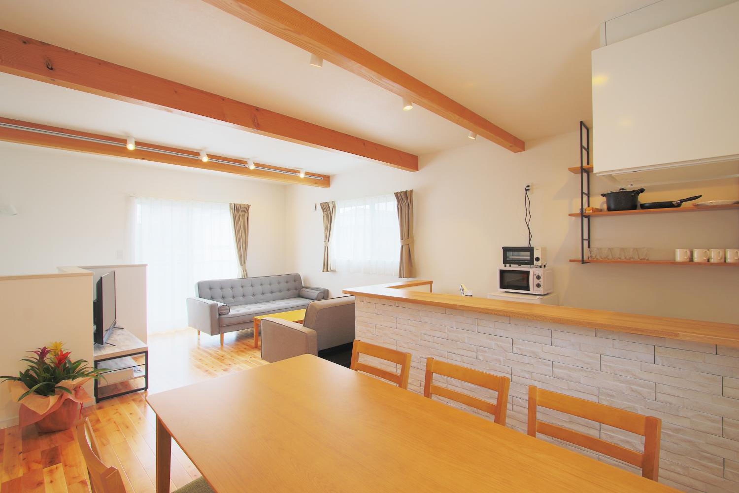 Three-Bedroom House - Photo 3