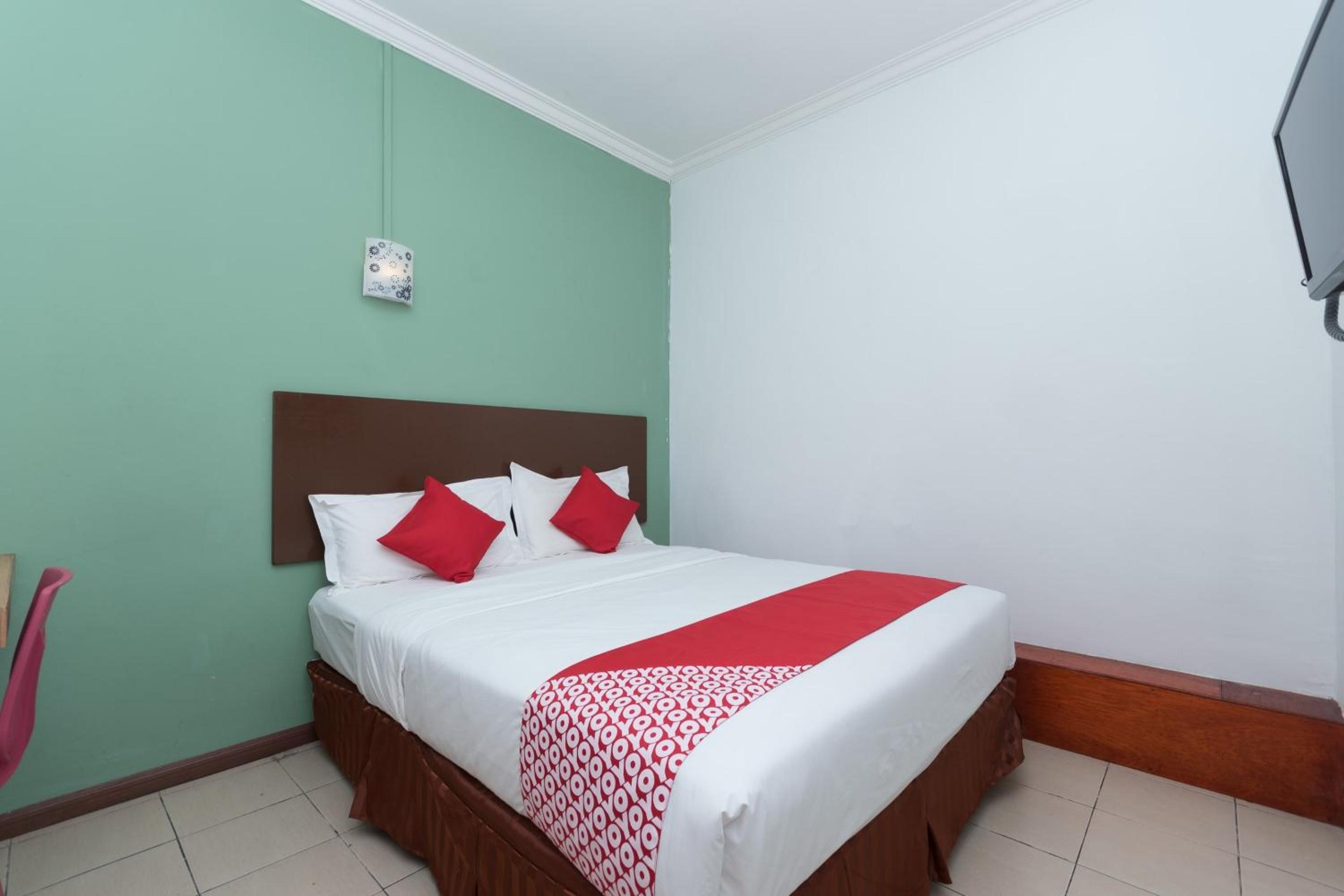 Standard Queen Room