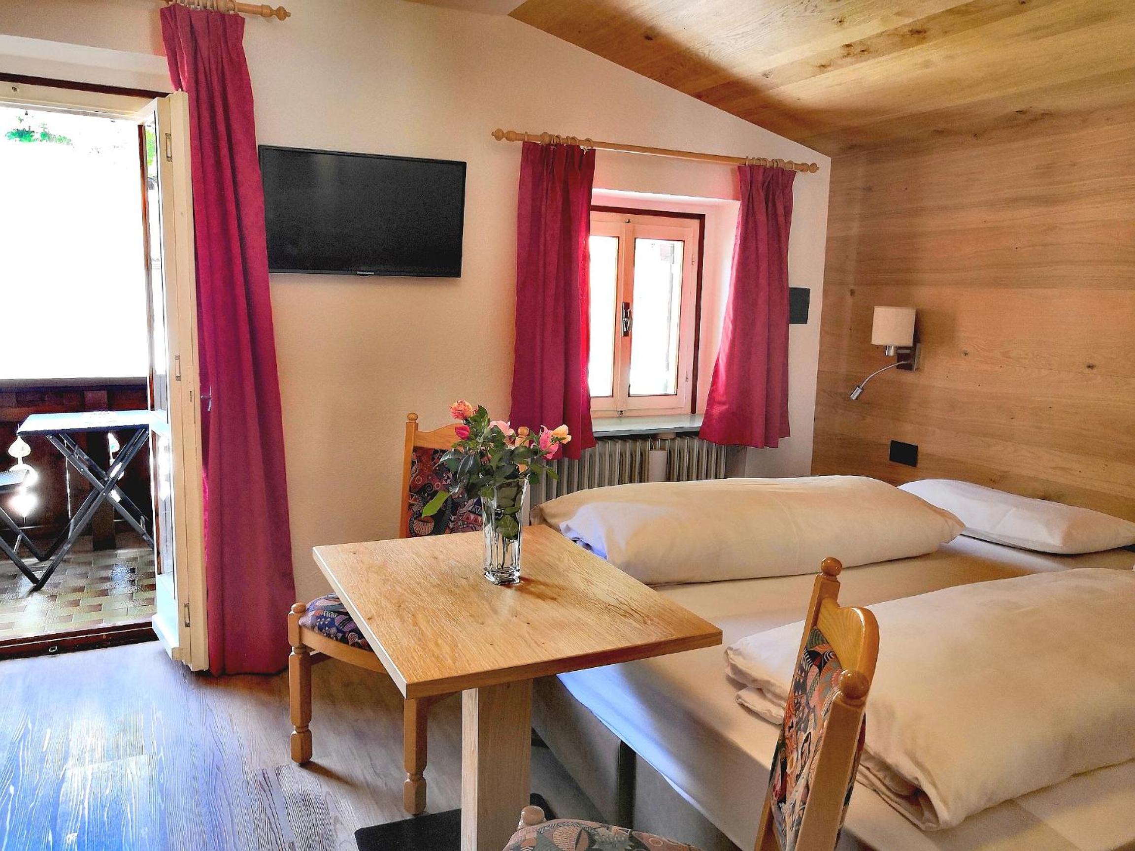 Double Room with Balcony - Photo 17