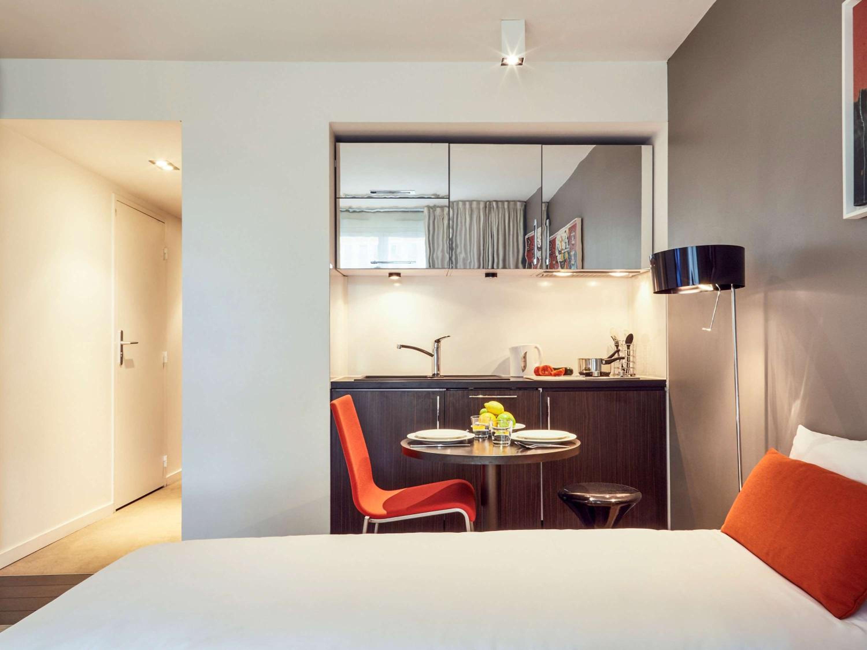 Studio with Twin Beds (2 Adults) - Photo 6