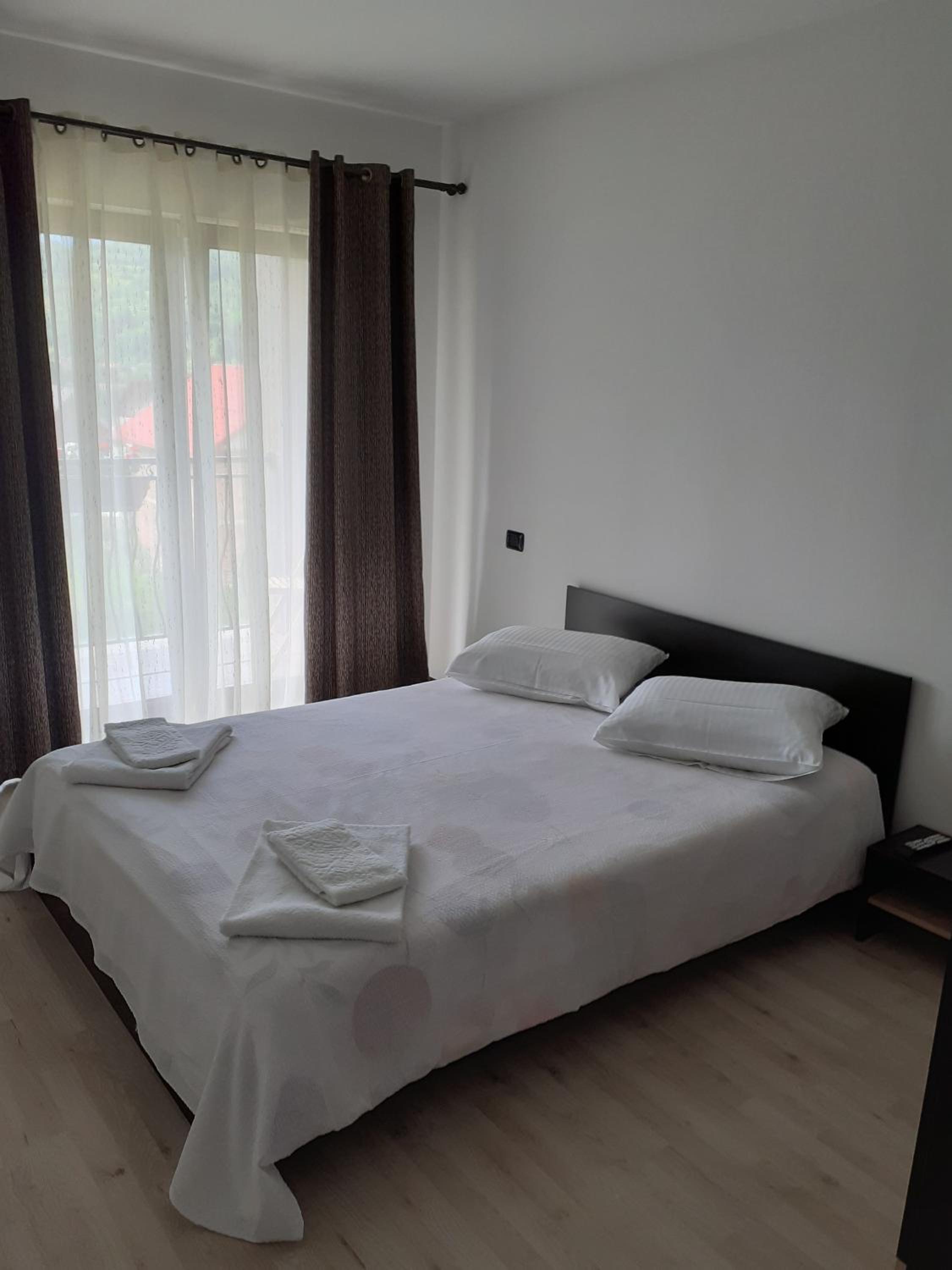 Standard Double Room - Photo 3
