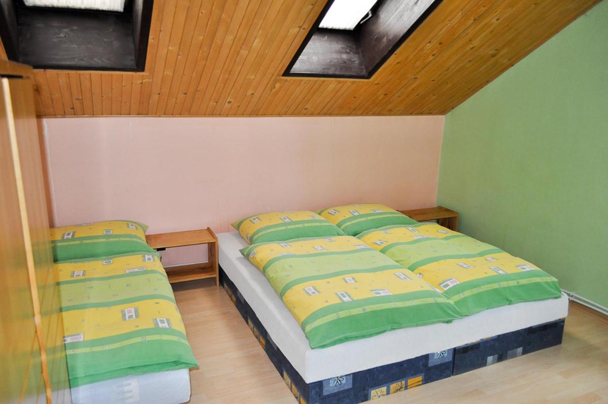 One-Bedroom Deluxe Apartment - Photo 2