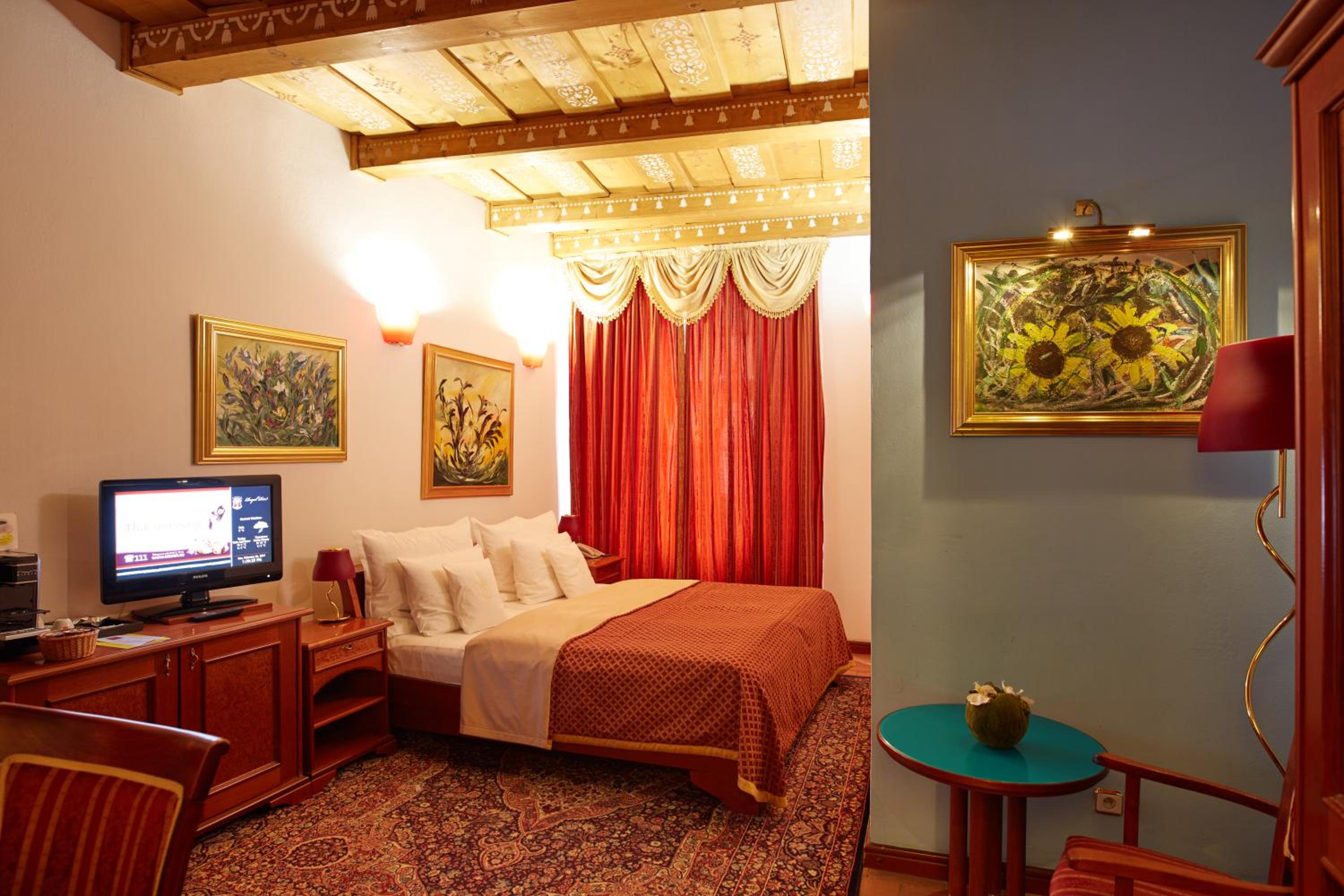 Deluxe Double Room - Photo 1
