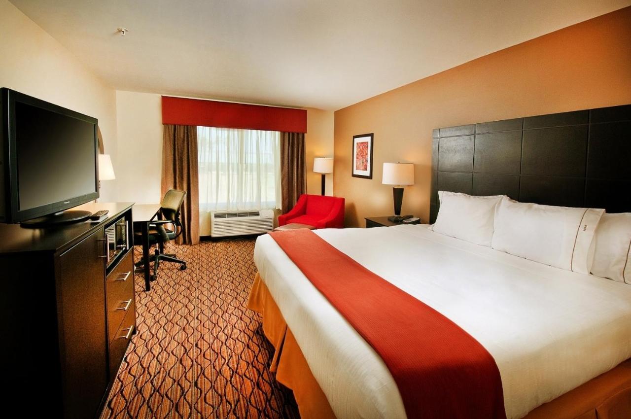 Standard King Room - Photo 1