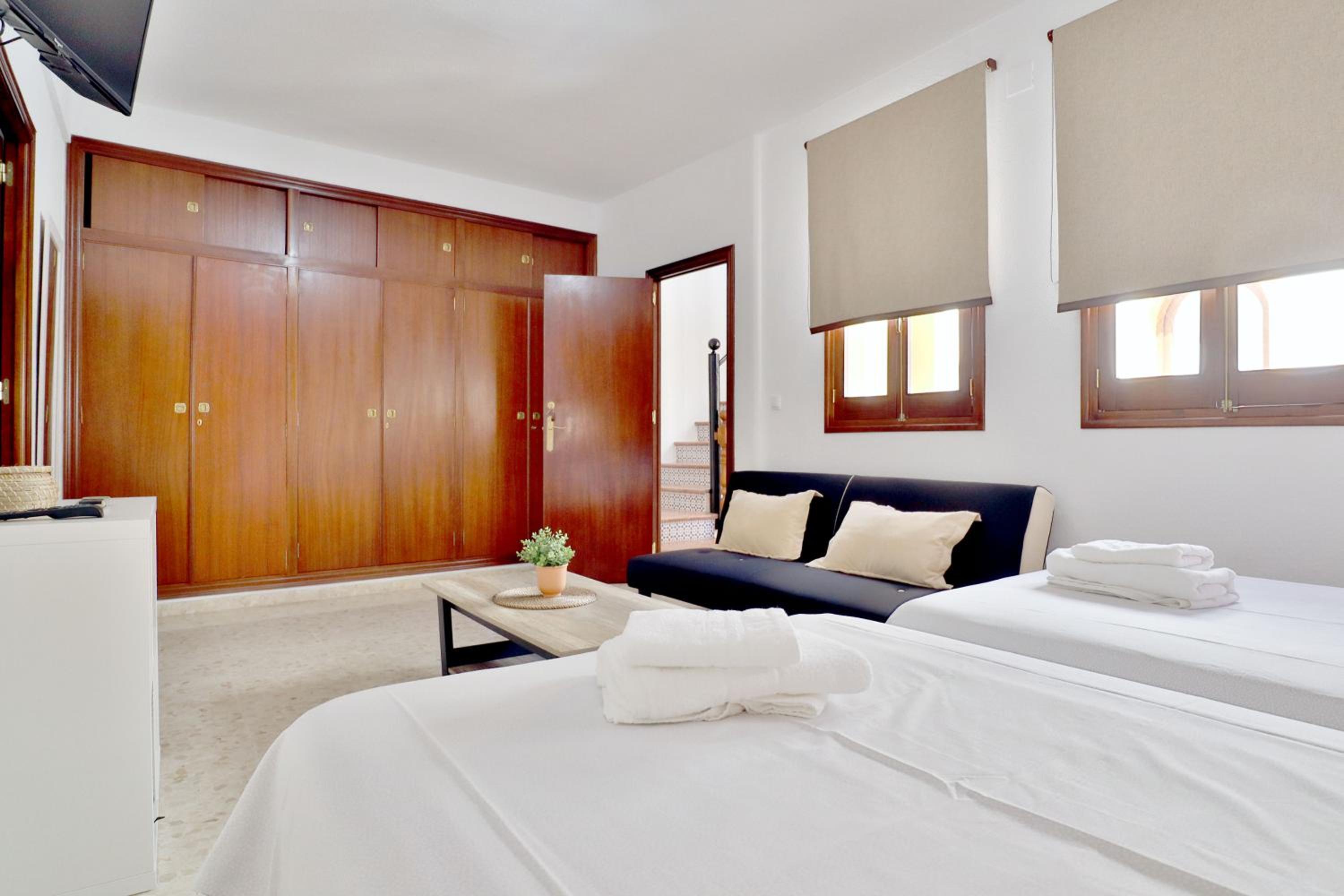 One-Bedroom Apartment - Photo 14