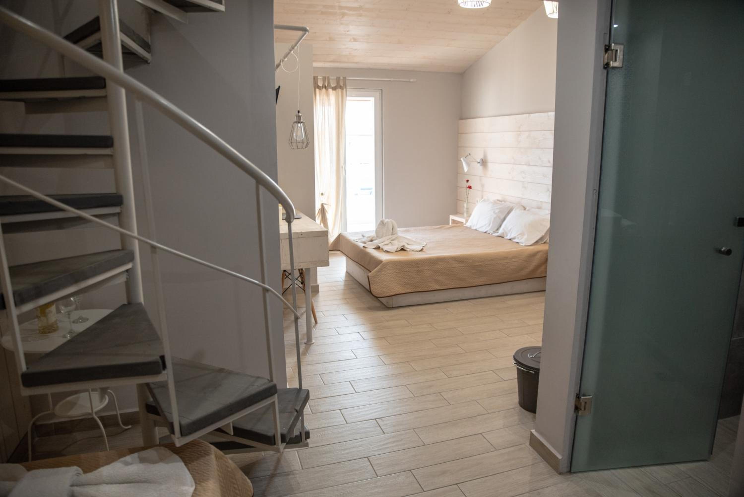 Duplex Suite - Photo 13