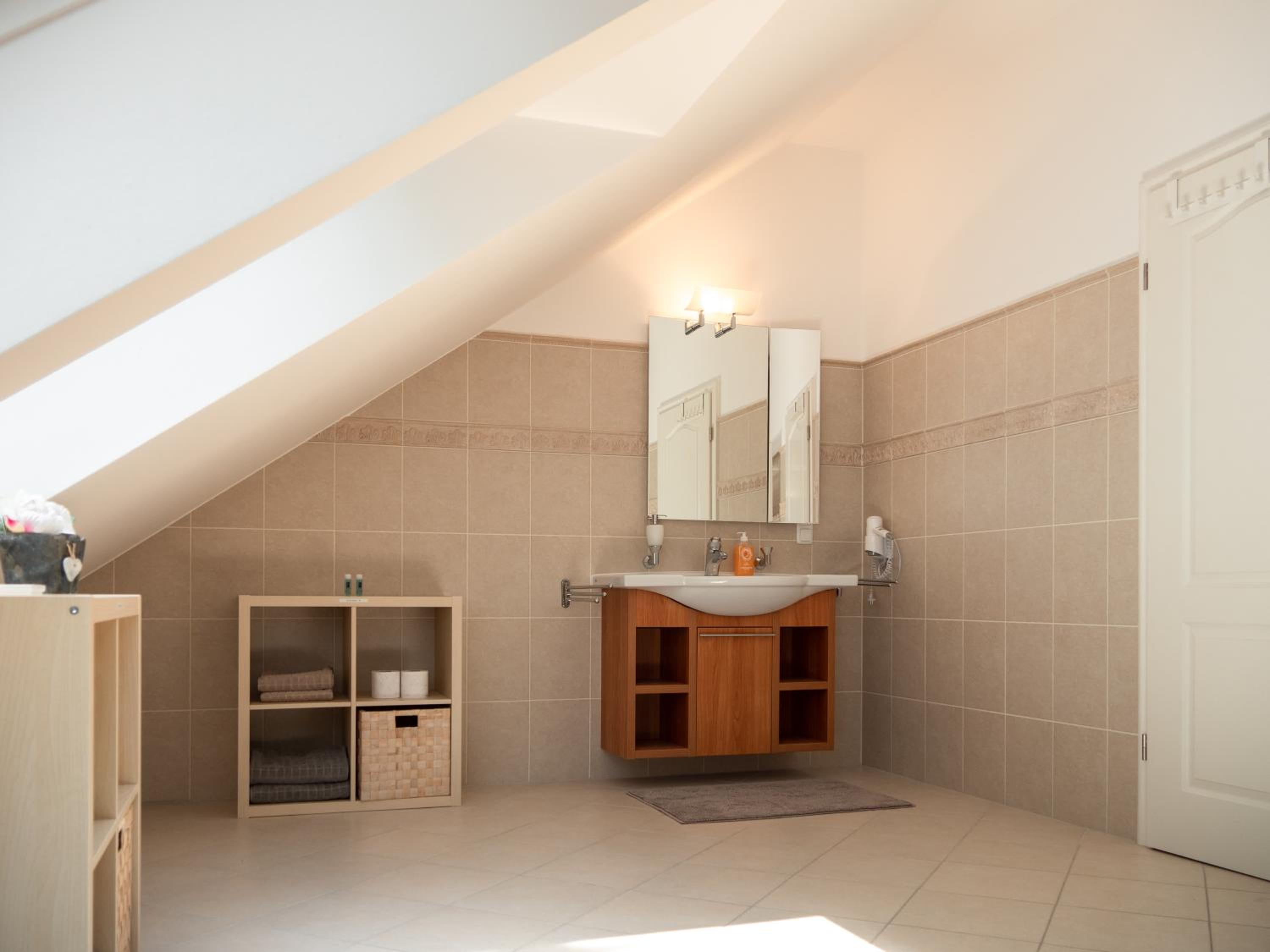 Double Room with Shared Bathroom photo 2