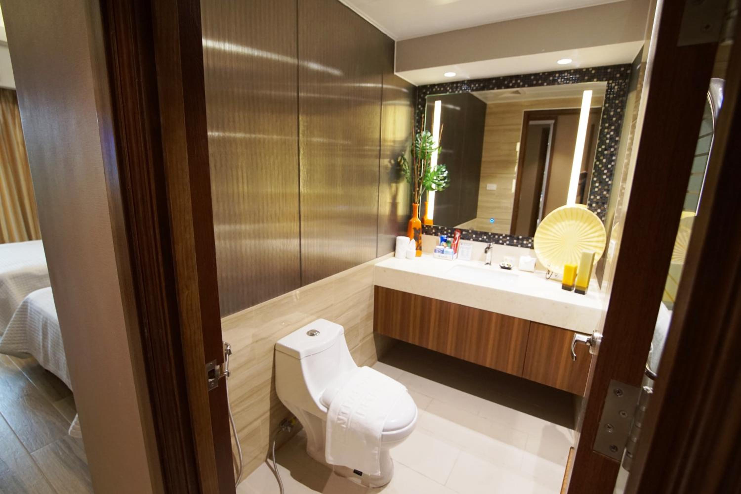 Deluxe Room - Photo 7