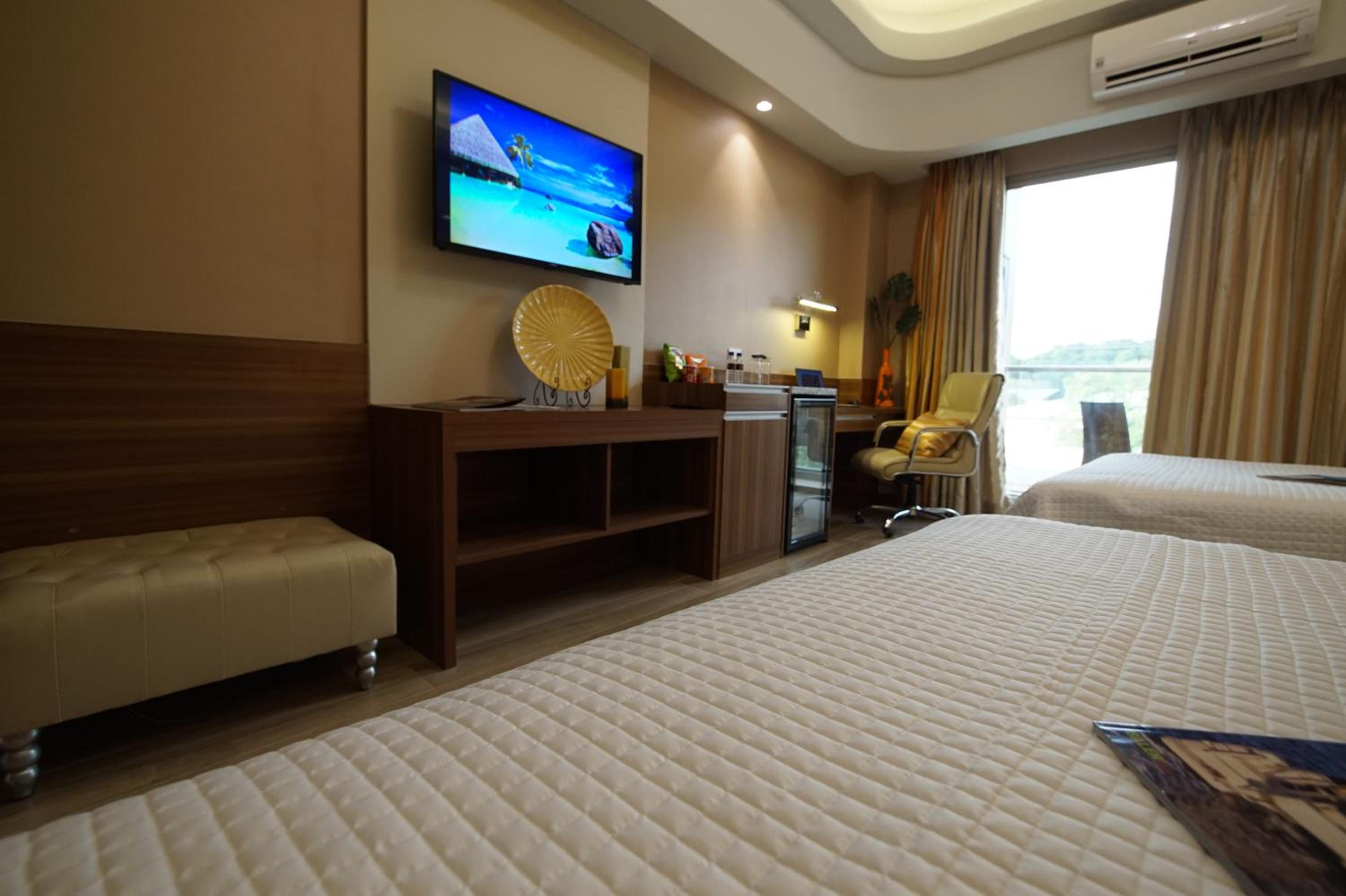 Deluxe Room - Photo 8