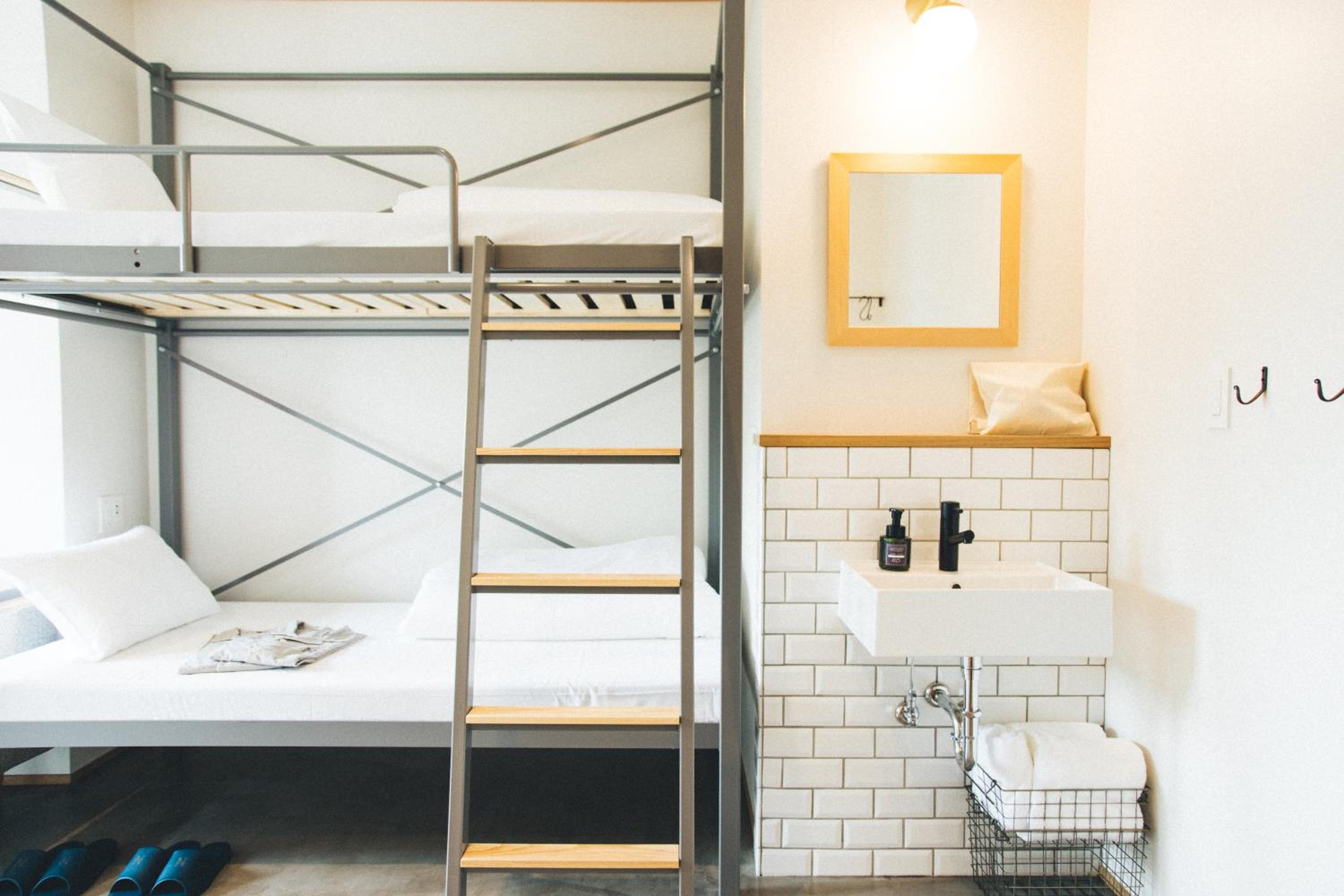 Twin room with Bunk Bed with Shared Bathroom