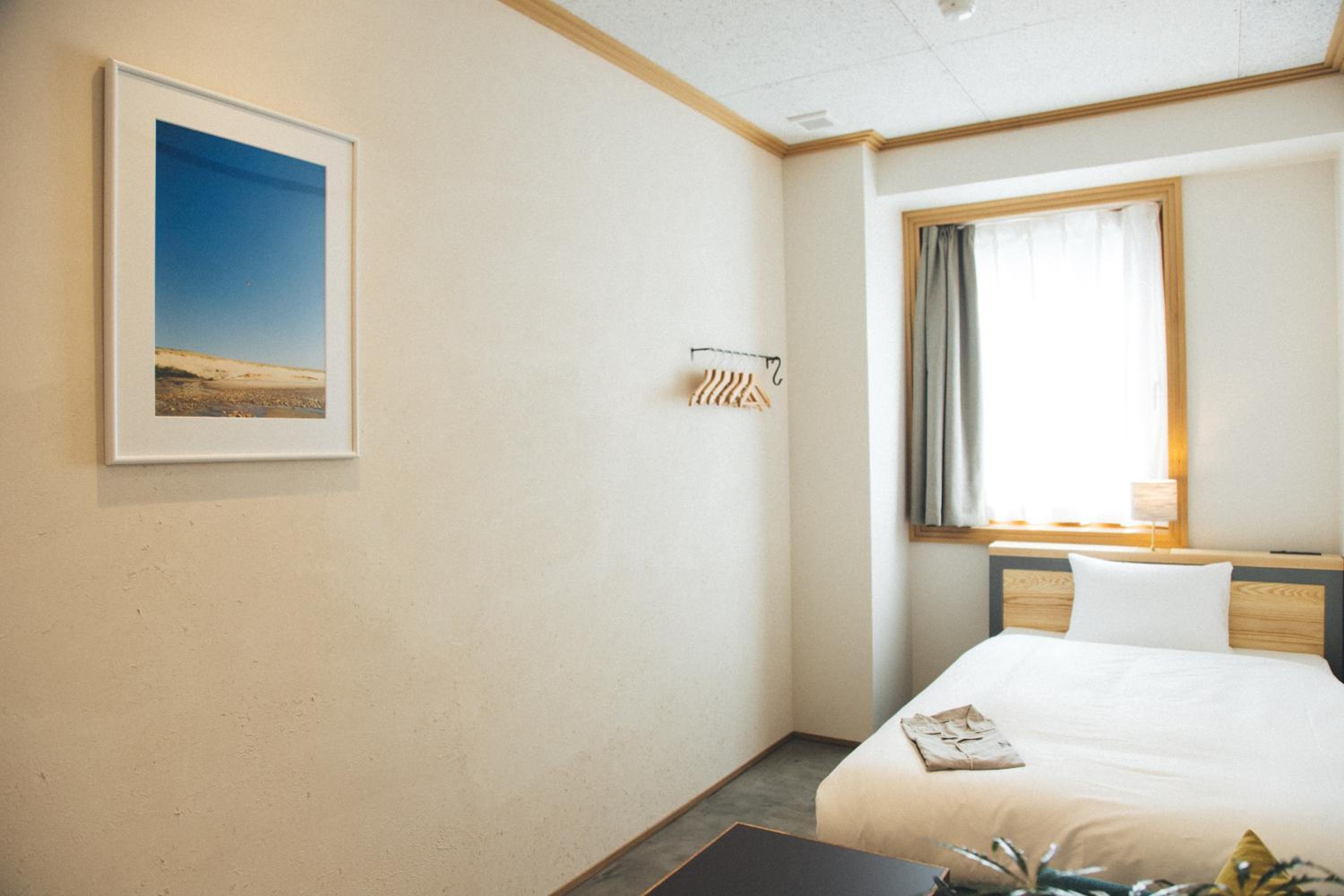 Single Room with Shared Bathroom photo 3