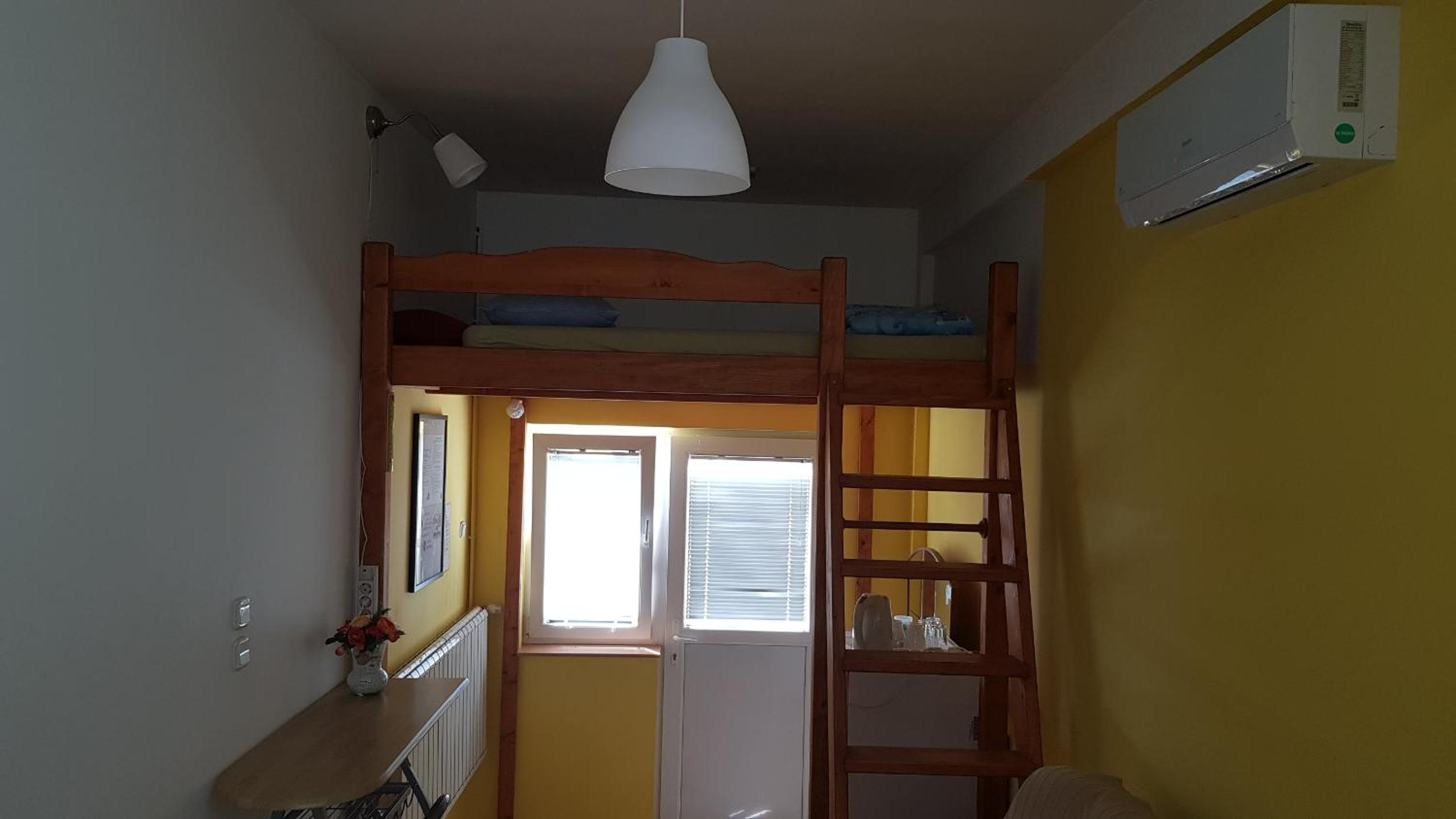 Deluxe Queen Room with Two Queen Beds - Photo 9