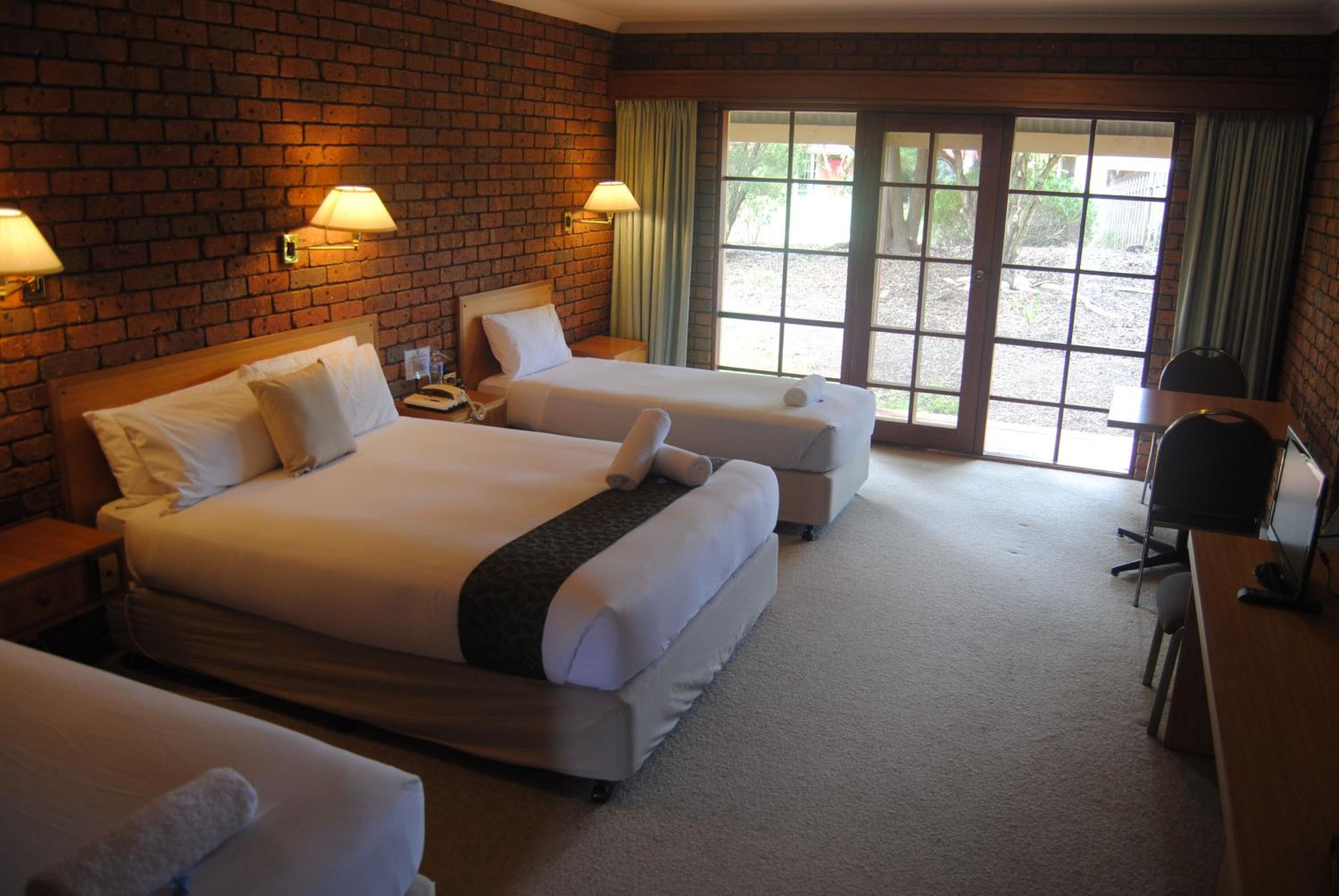 Quadruple Room - Photo 1