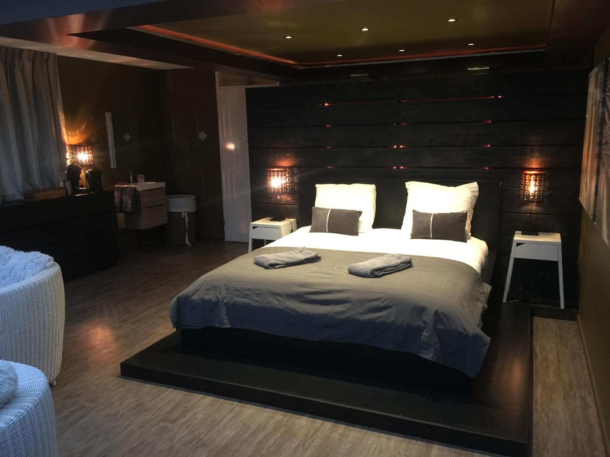 Queen Room with Spa Bath - Photo 1