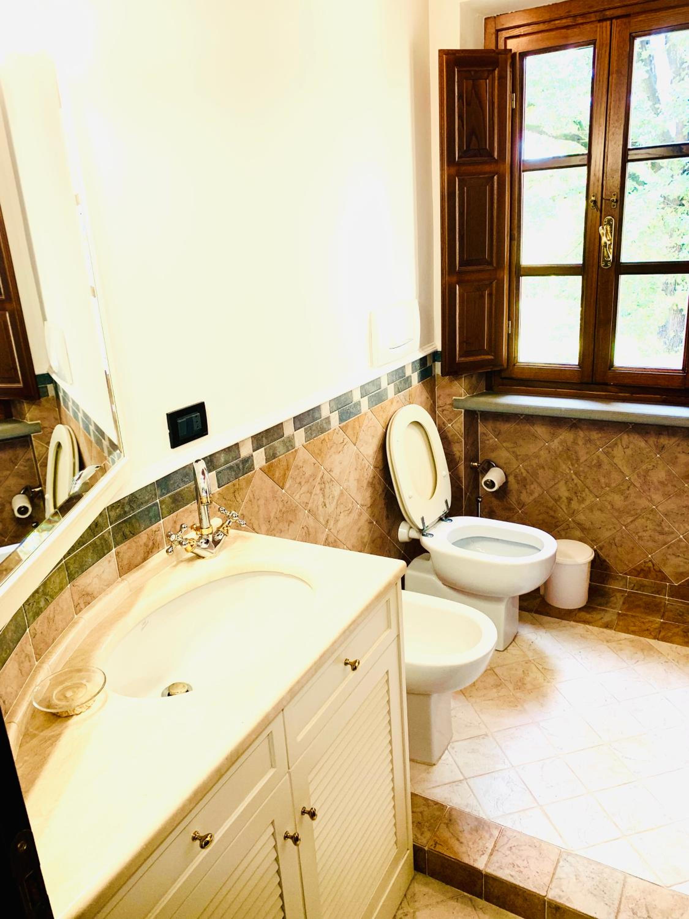 Double Room with Private Bathroom - Photo 2