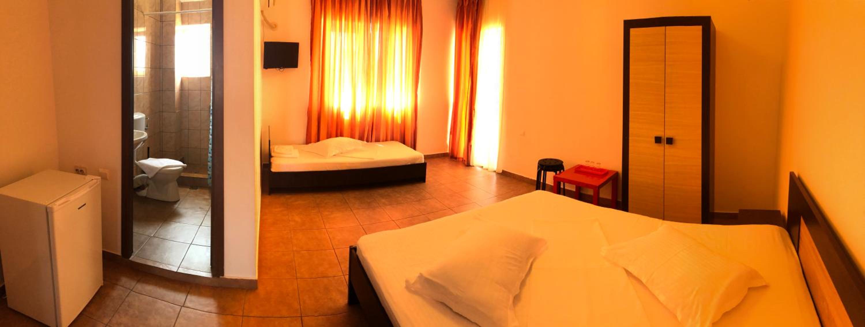 Triple Room with Balcony - Photo 10