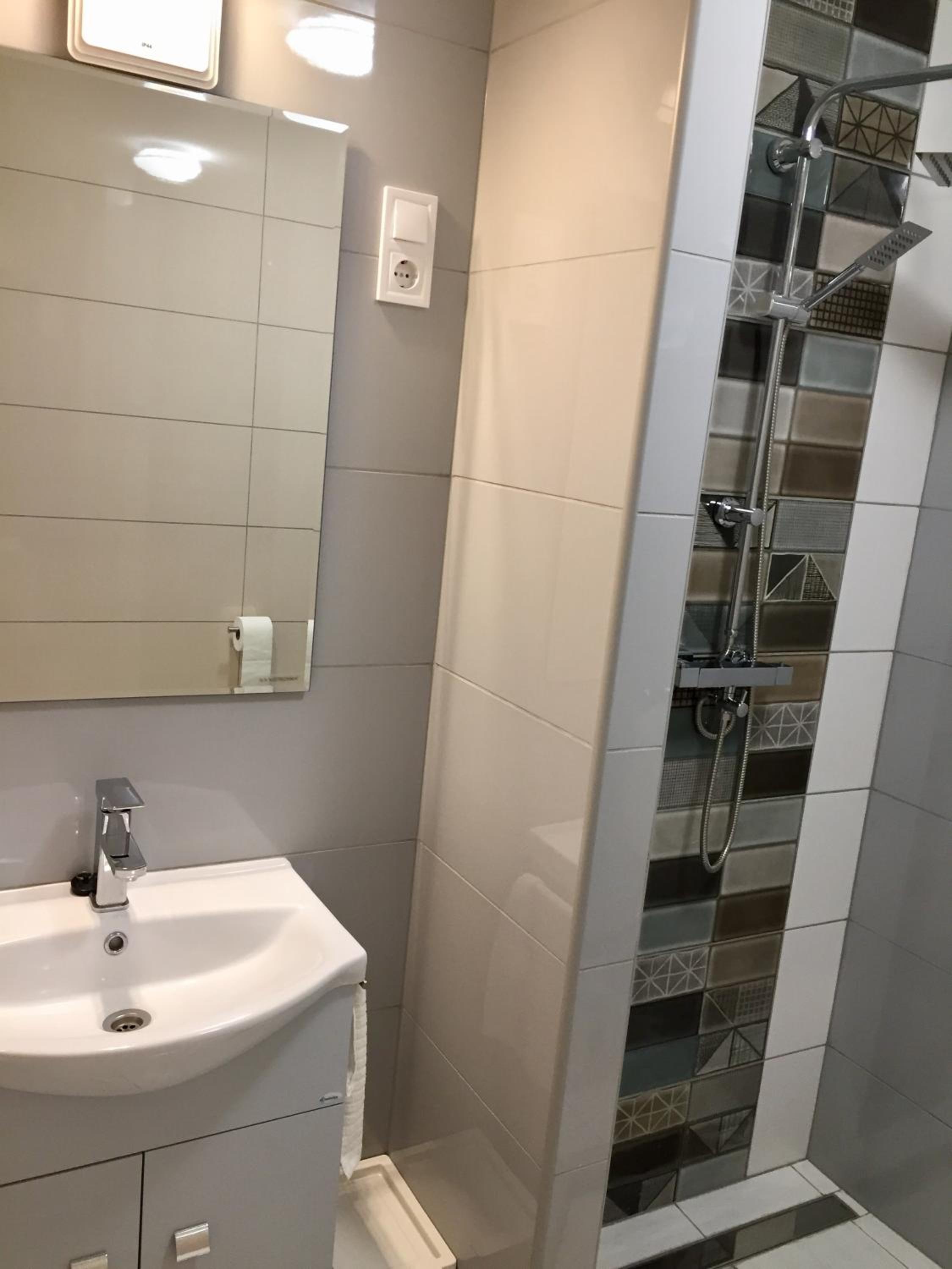 One-Bedroom Apartment - Photo 25