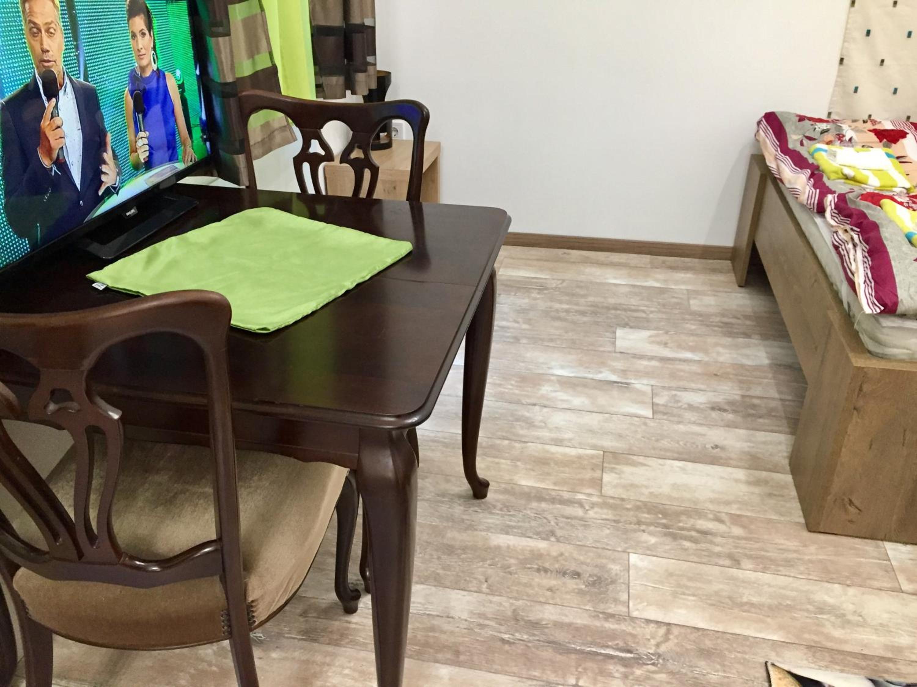 One-Bedroom Apartment - Photo 3