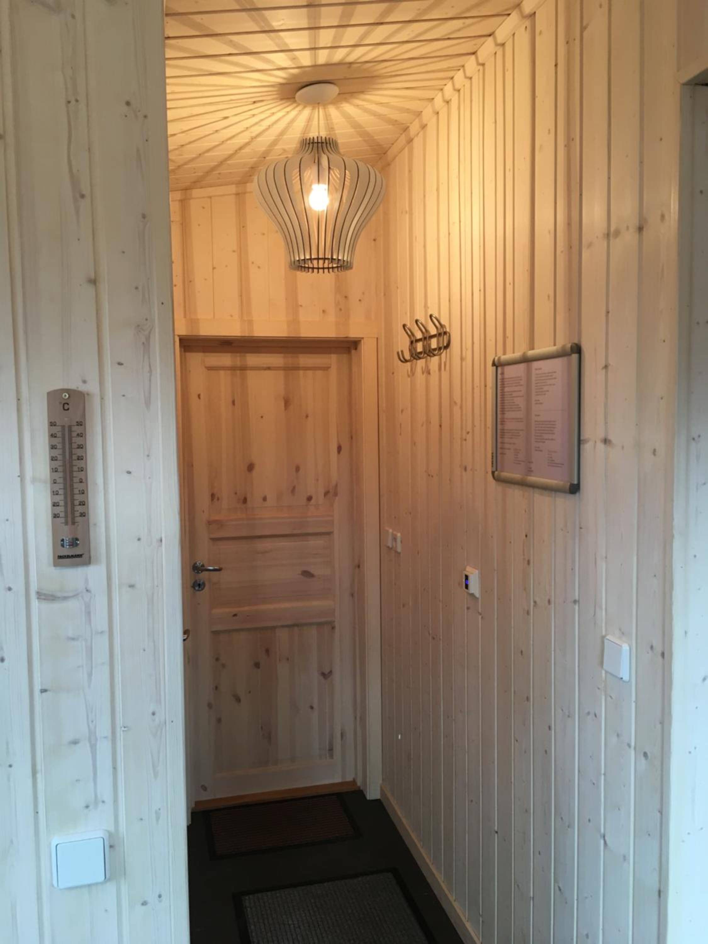 One-Bedroom House - Photo 10