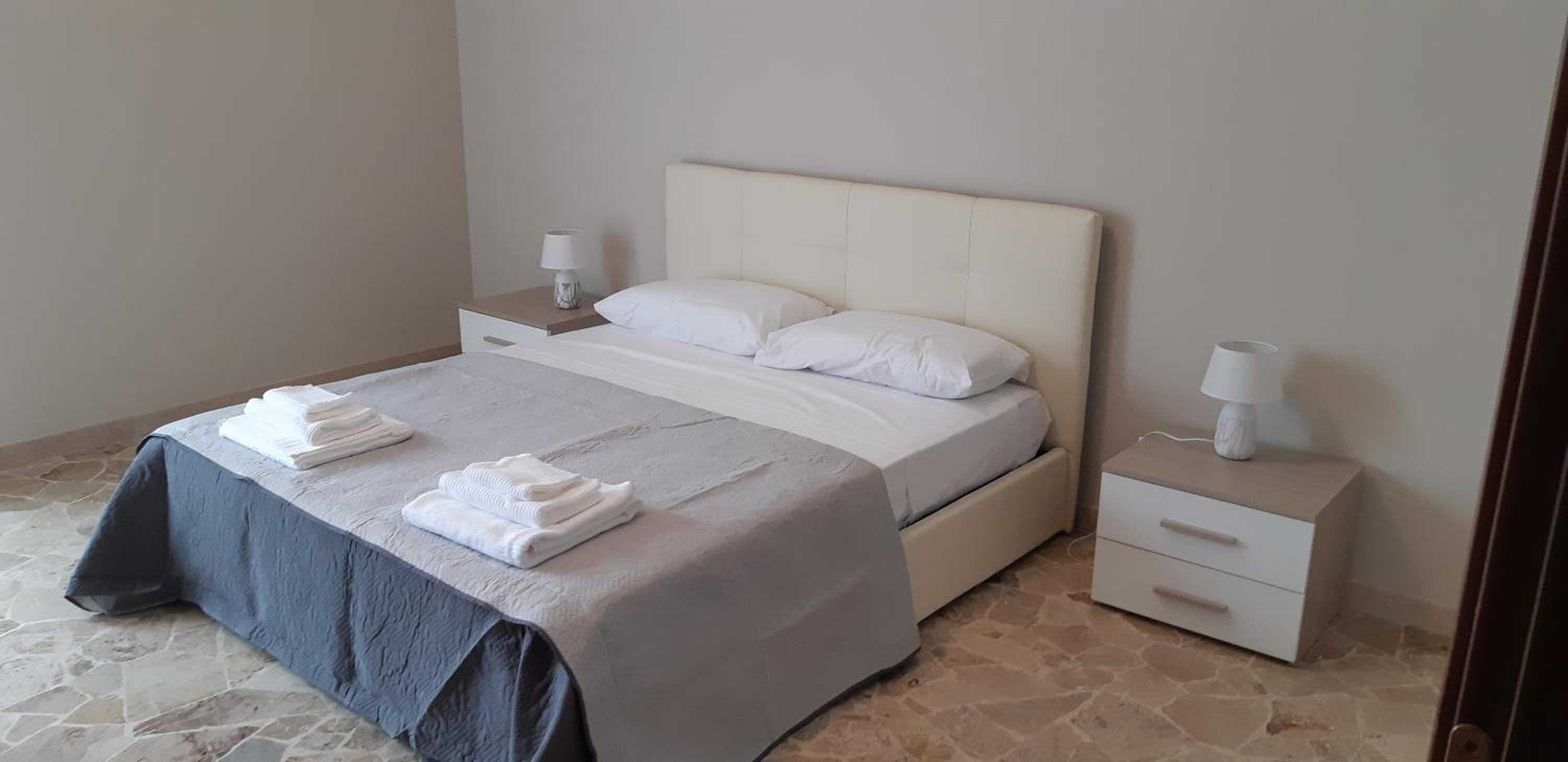 One-Bedroom Apartment - Photo 5