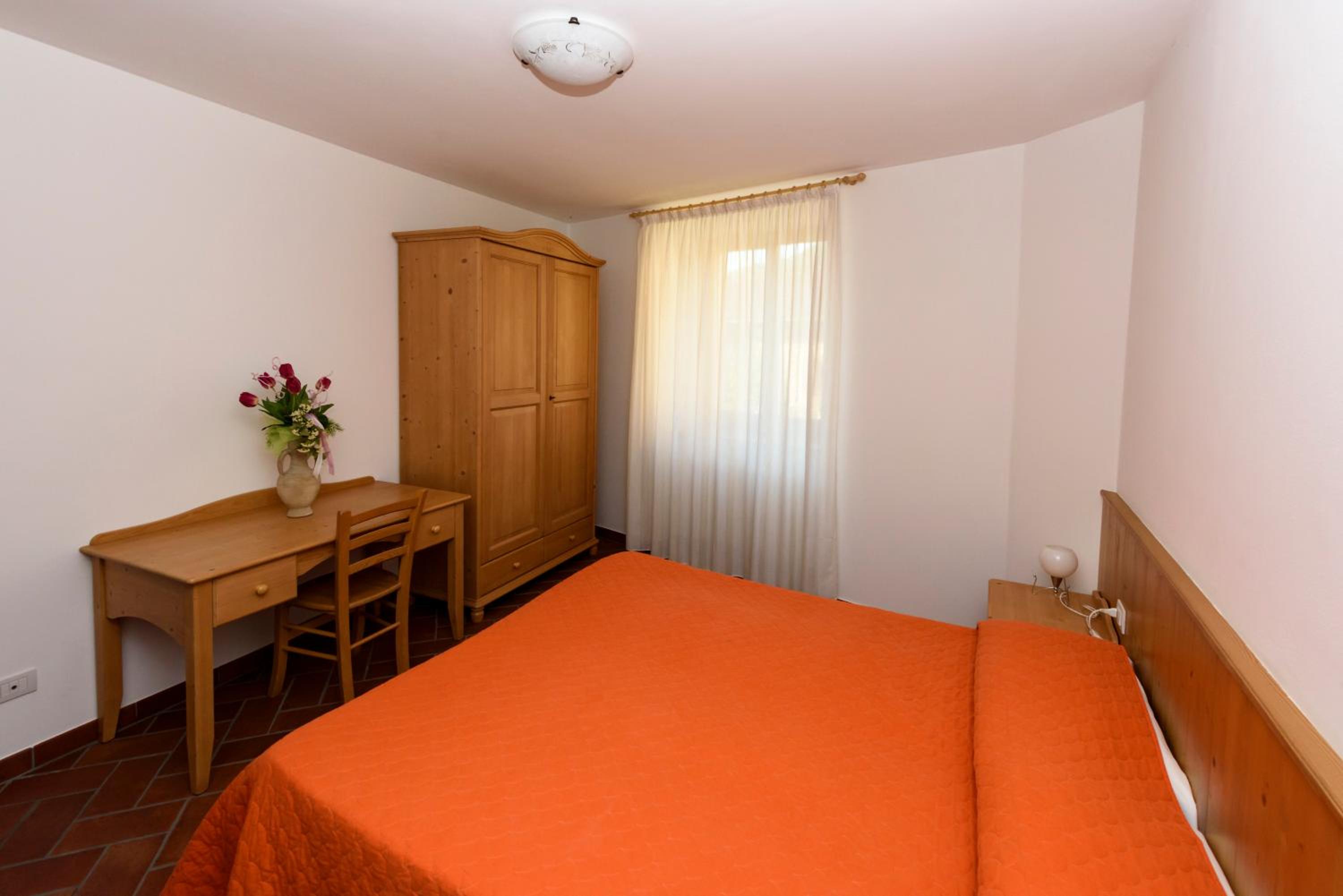One-Bedroom Apartment - Photo 8