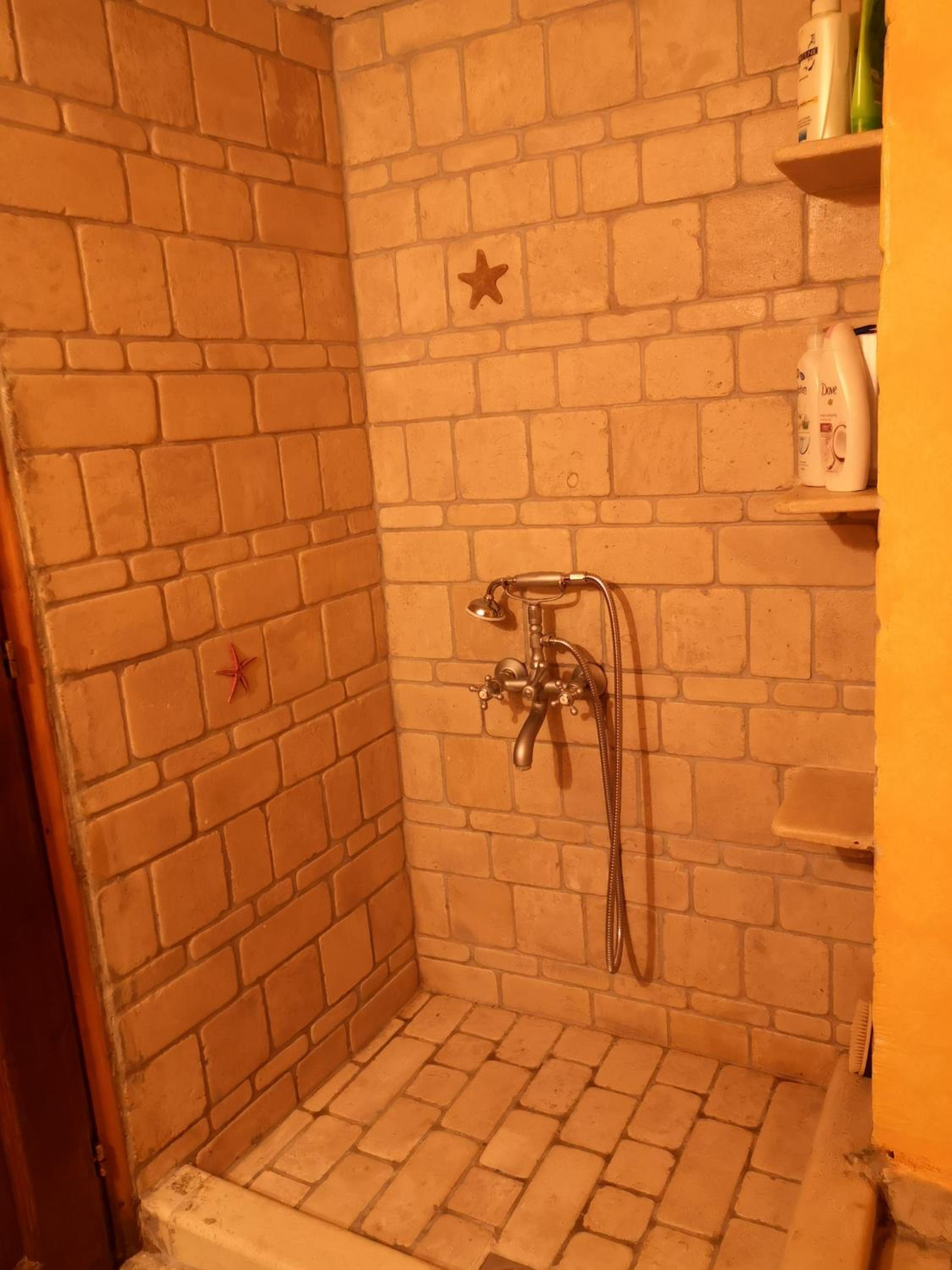 One-Bedroom Apartment - Photo 22