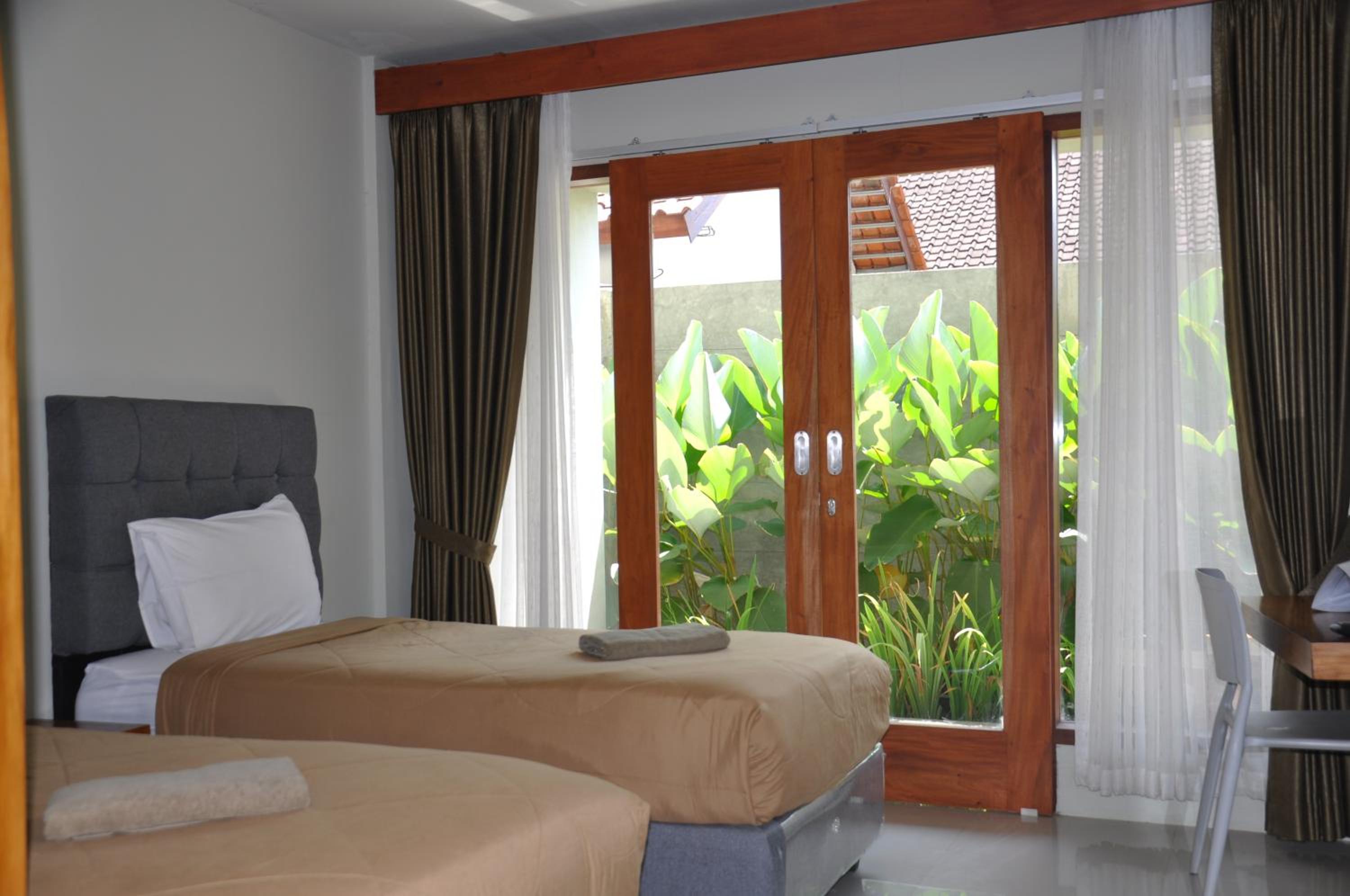 Double or Twin Room with Private Bathroom photo 2